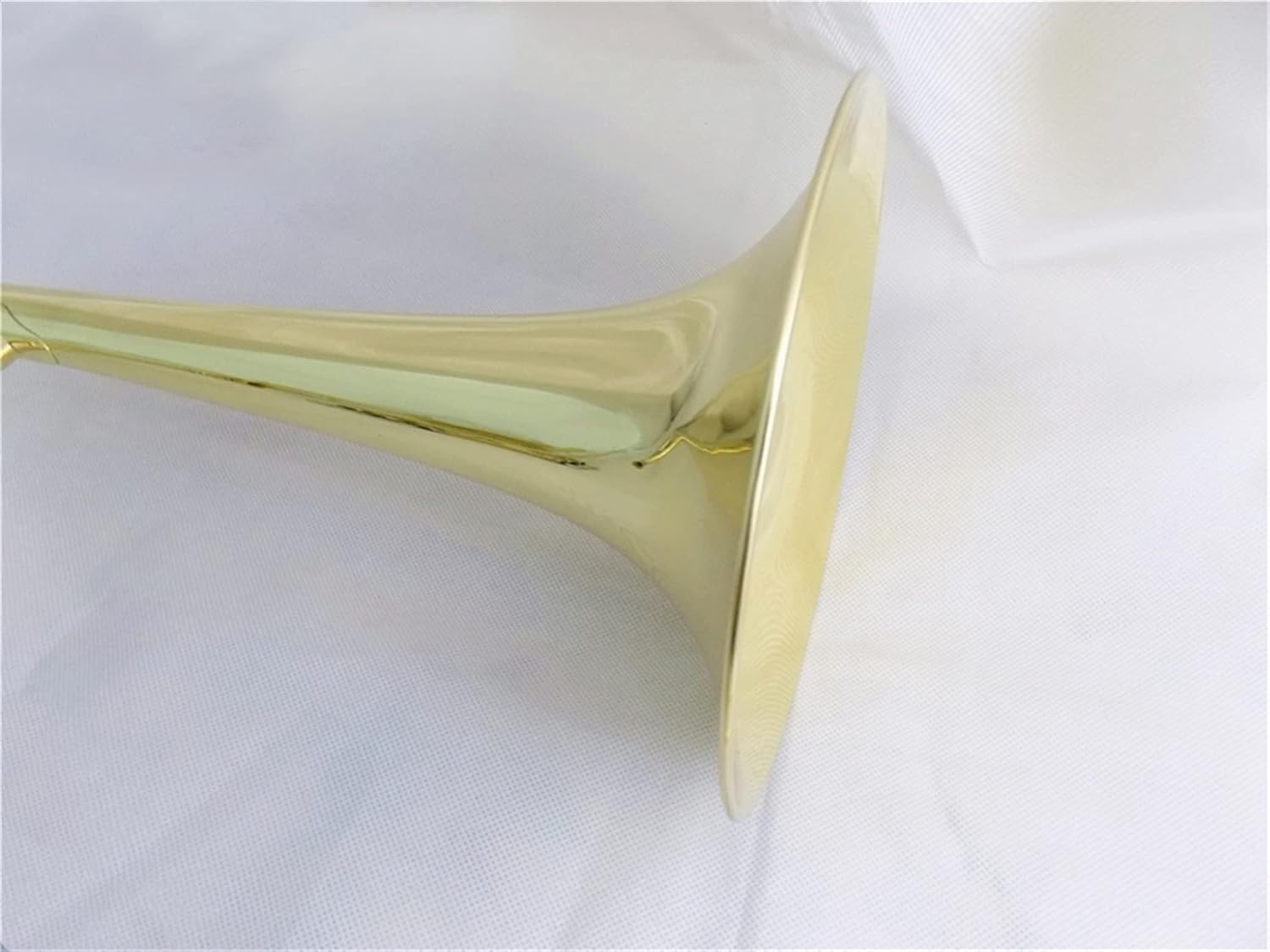 Standard Trombone Bb Piston Trombone Musical Instruments B Flat Trombones Yellow Brass with Case Mouthpiece Valve Trombone