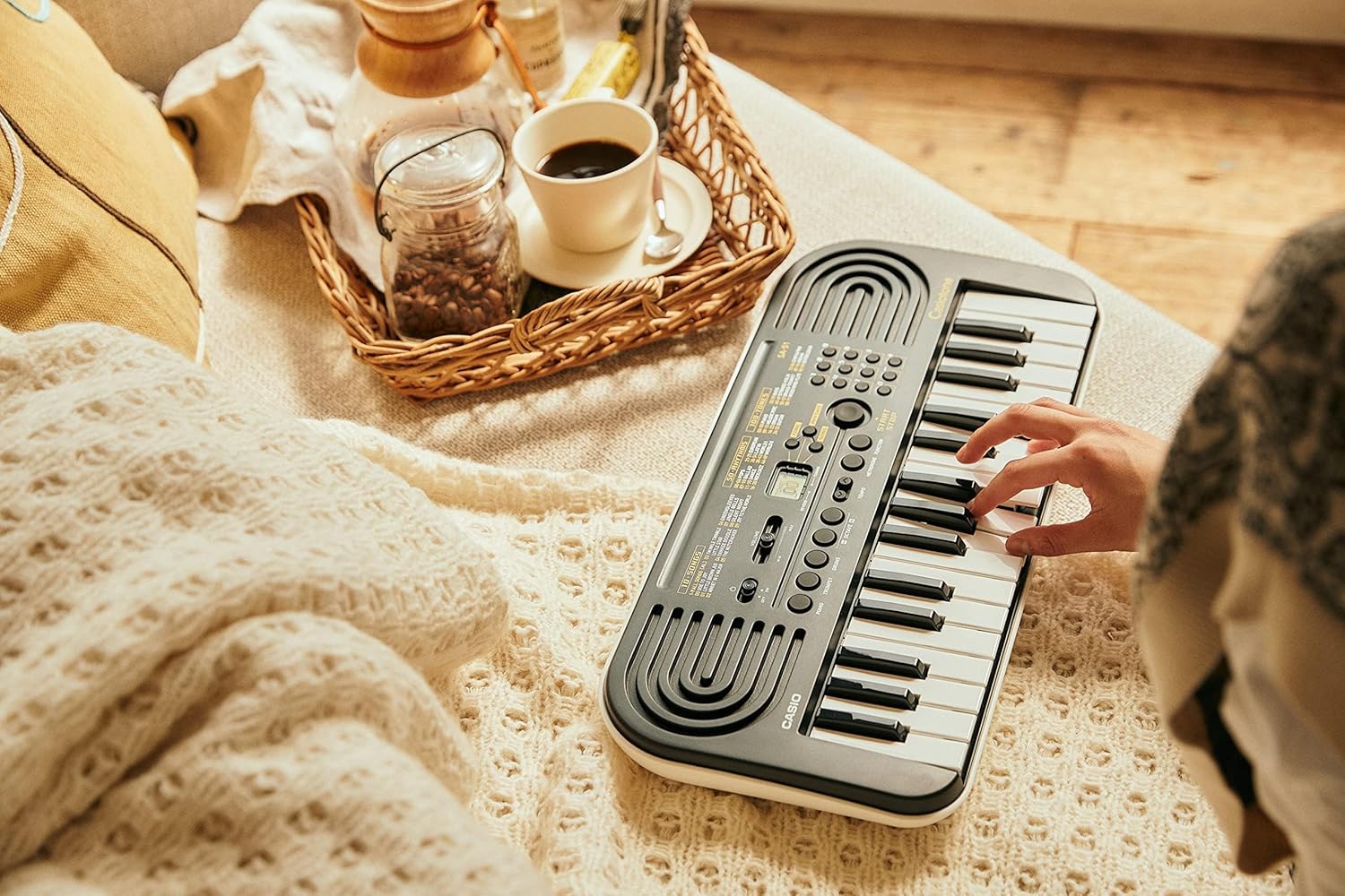 Casio Casiotone SA-51 – 32-Key Mini Keyboard for Kids | Portable Beginner Piano with Built-In Tones, Rhythms & Songs | Battery-Powered, Easy for Small Hands, Ages 5 & Under