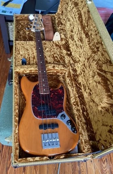 Sprite BGC-250 3/4 TWEED/GOLD SHORT SCALE BASS CASE fits FENDER MUSTANG GRETSCH G2220, Sire U5 Bass Ursa Short Scale Basses