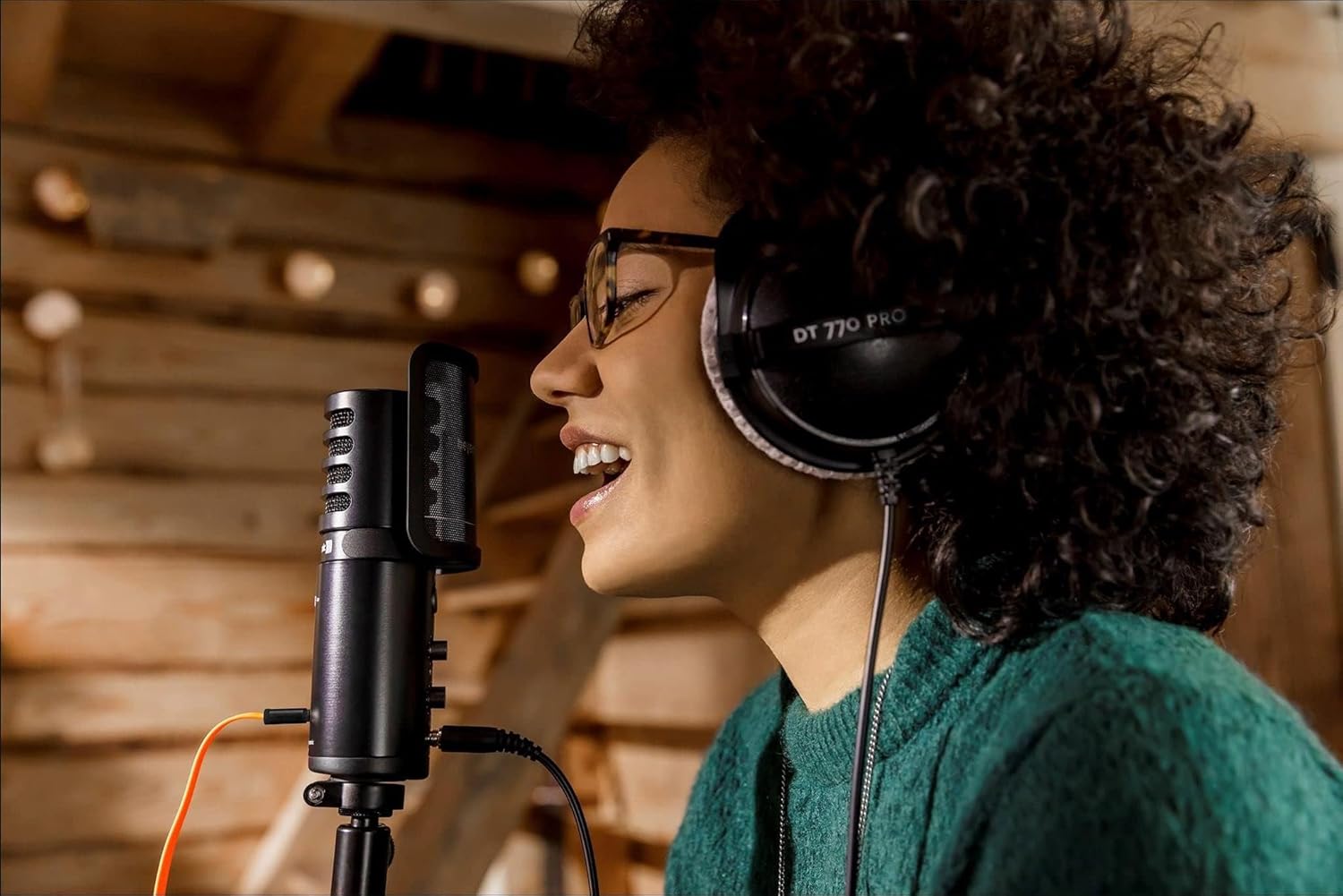 beyerdynamic DT 770 PRO 80 Ohm Over-Ear Studio Headphones in Gray. Enclosed Design, Wired for Professional Recording and Monitoring