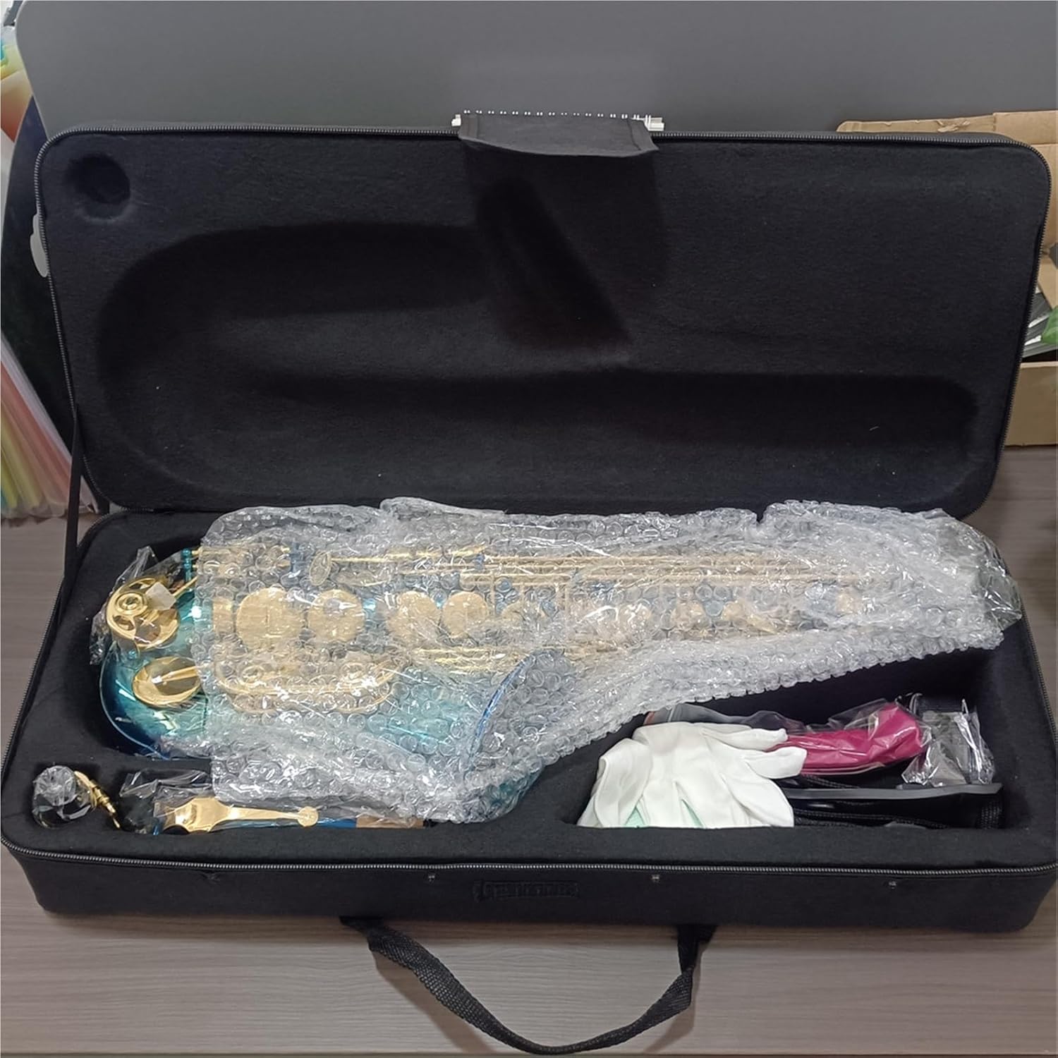 Saxophone for Beginners Alto Saxophone in E-Flat Blue Lacquer Bright Brass Carved Saxophone Wind Instrument for Beginners