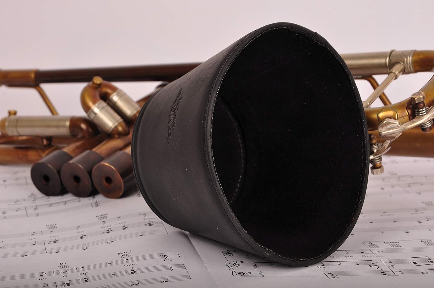 Trumpet magnetic mute, lightweight leather mute for jazz and classical trumpeters MG Leather Work (Trumpet, Black)