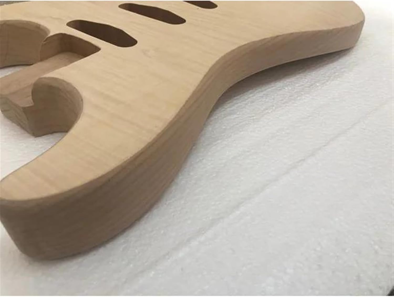 Guitar Body Guitar Replacement Parts Unfinish Electric Guitar Body With Flame Maple Veneer Thickness 45mm