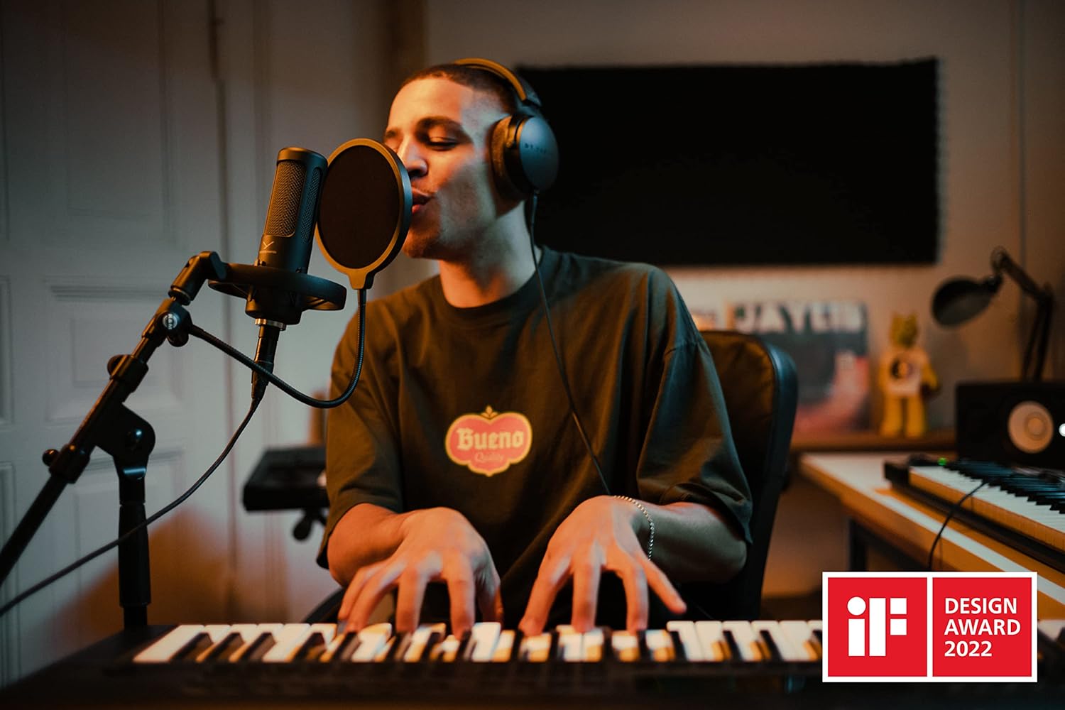 beyerdynamic PRO X M90 Side Addressed Condenser Microphone with Storage Bag, Pop Filter, and Shock Mount