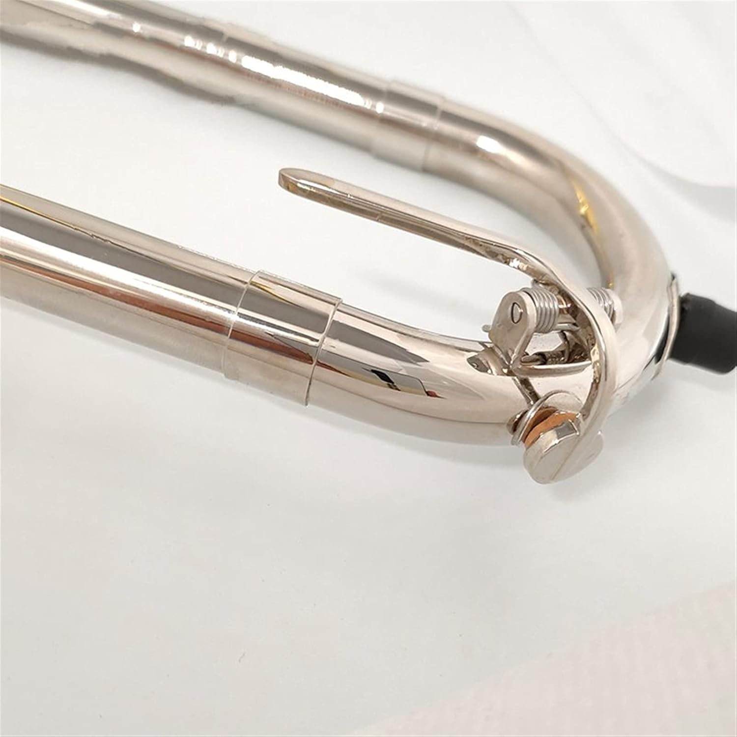 Student Trombone Tenor Trombone Bb Tone with Mouthpiece Carry Case Cleaning Cloth Trombone Kit