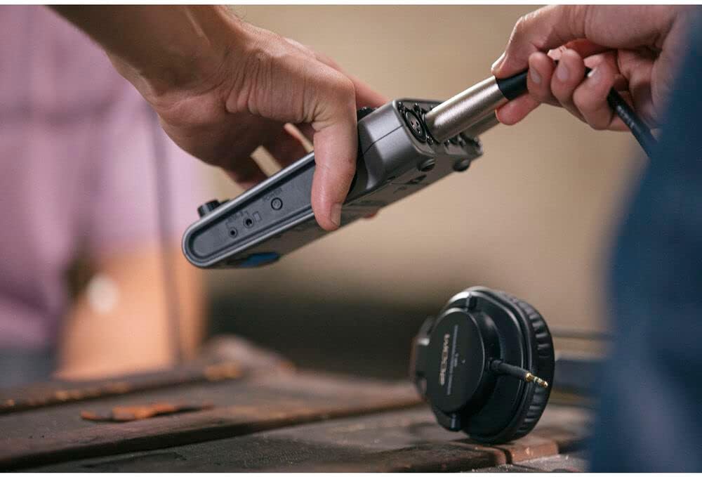 Zoom PodTrak P4 Portable Podcast Recorder with 4x AA Batteries, 32GB SD Card, USB-C to USB-C Cable and StreamEye Polishing Cloth