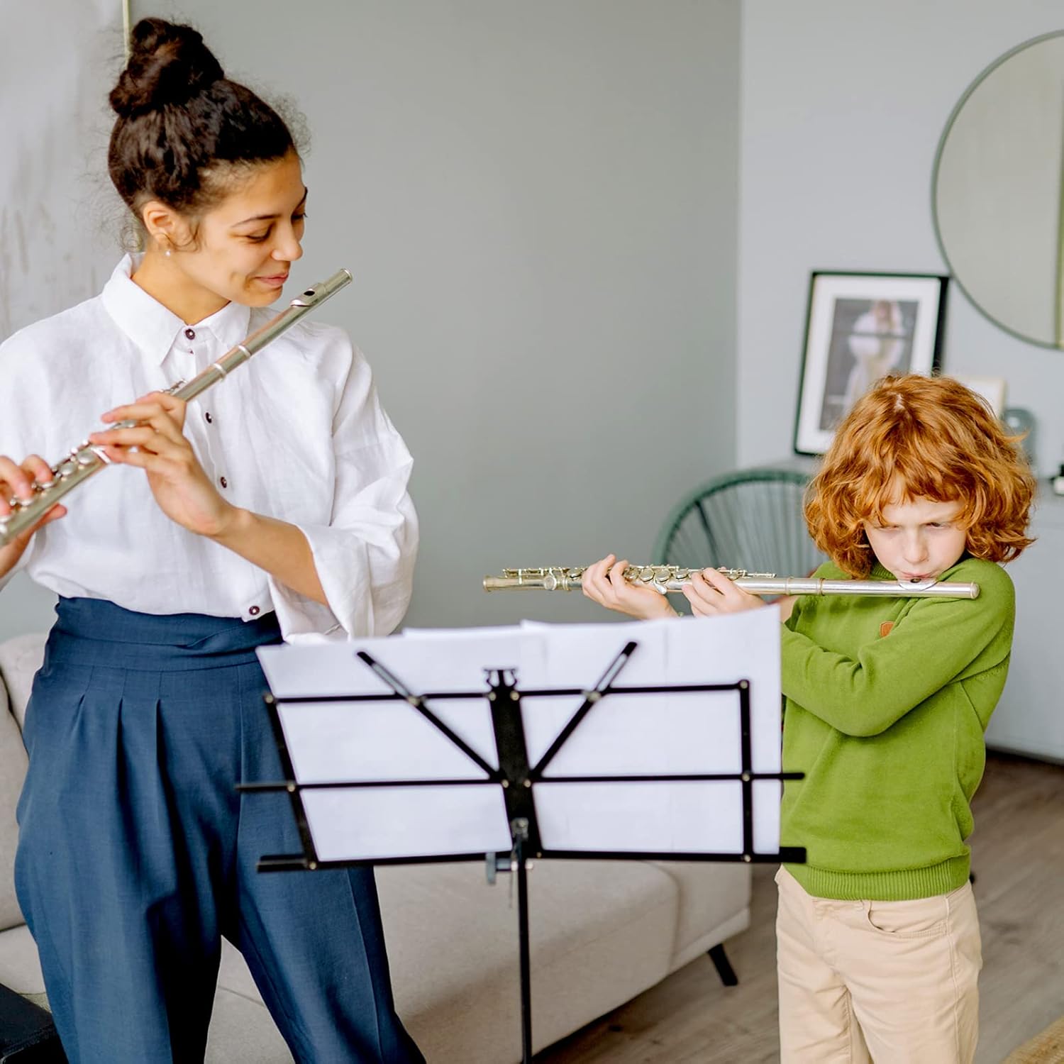 Closed Hole C Flute 16 Keys Nickel-Plated Flutes For Beginners Student Flute Instrument With Case Stand Cleaning Cloth Gloves Tuning Rod (Silver)