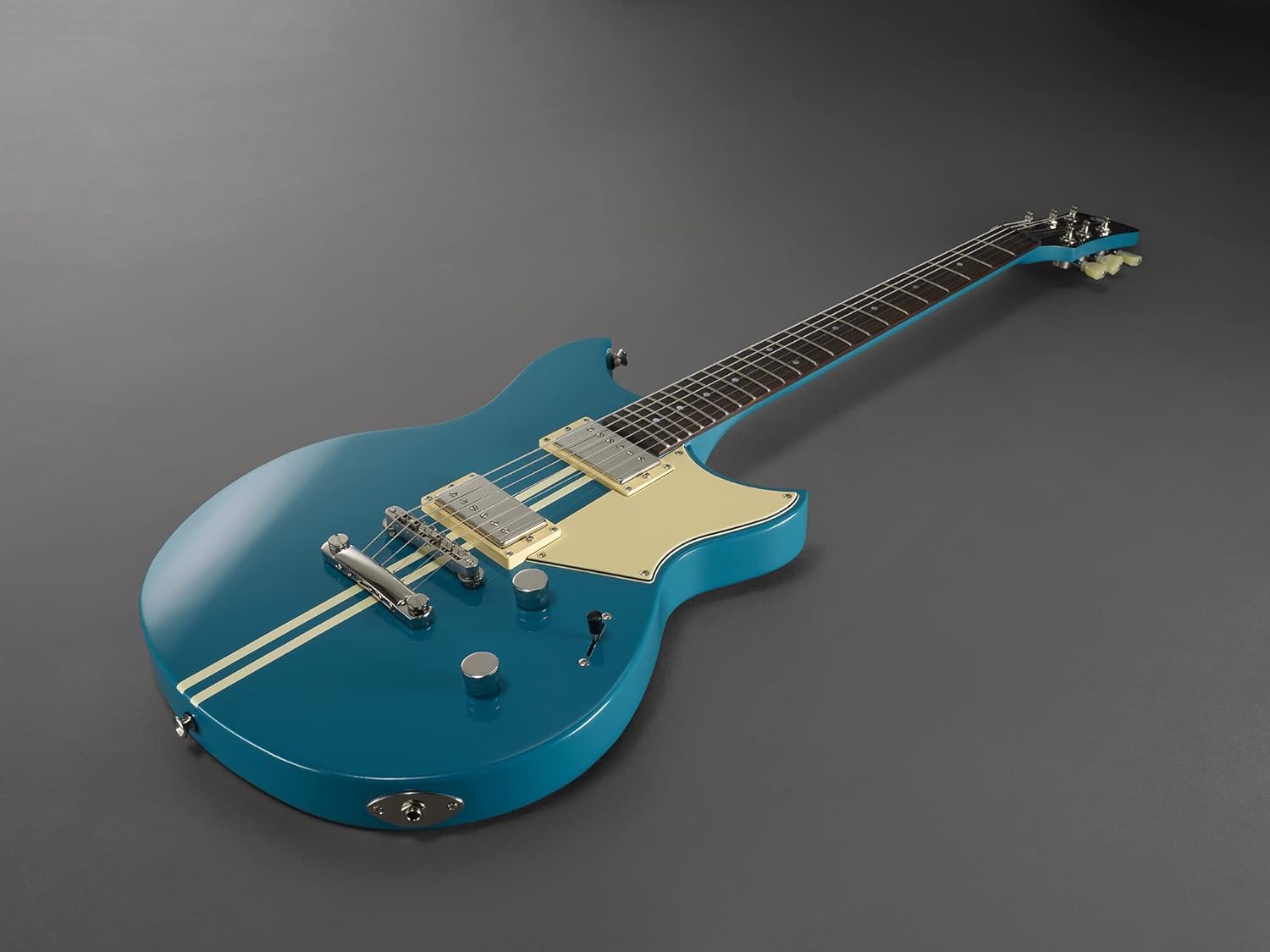 Yamaha Revstar Element RSE20 SWB Electric Guitar, Swift Blue