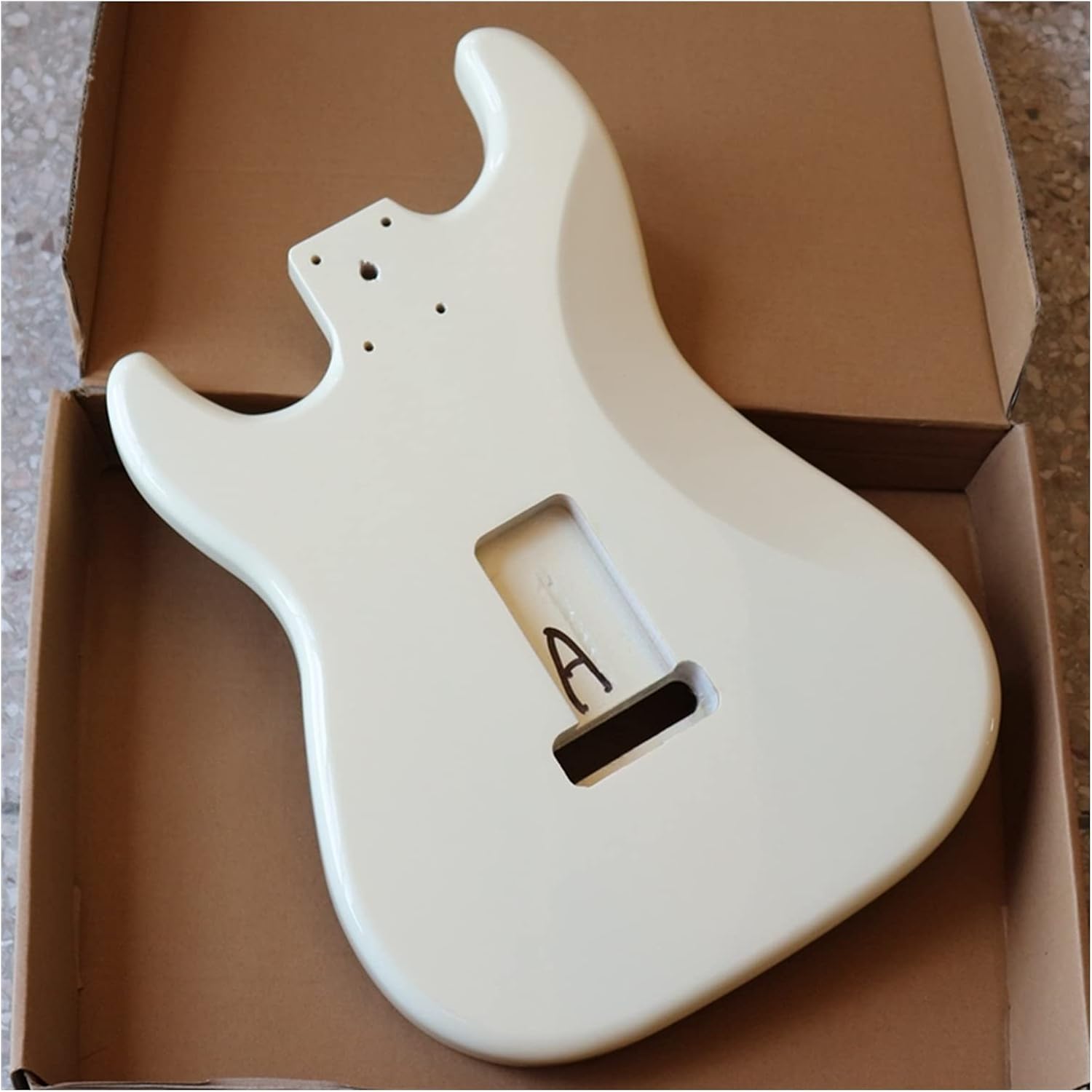 Unfinished Guitar Kit Milky White Poplar Wood ST Guitar Body 6 Strings Electric Guitar Barrel High Gloss ST Wood Barrel Body Parts Handmade ​Guitar Body