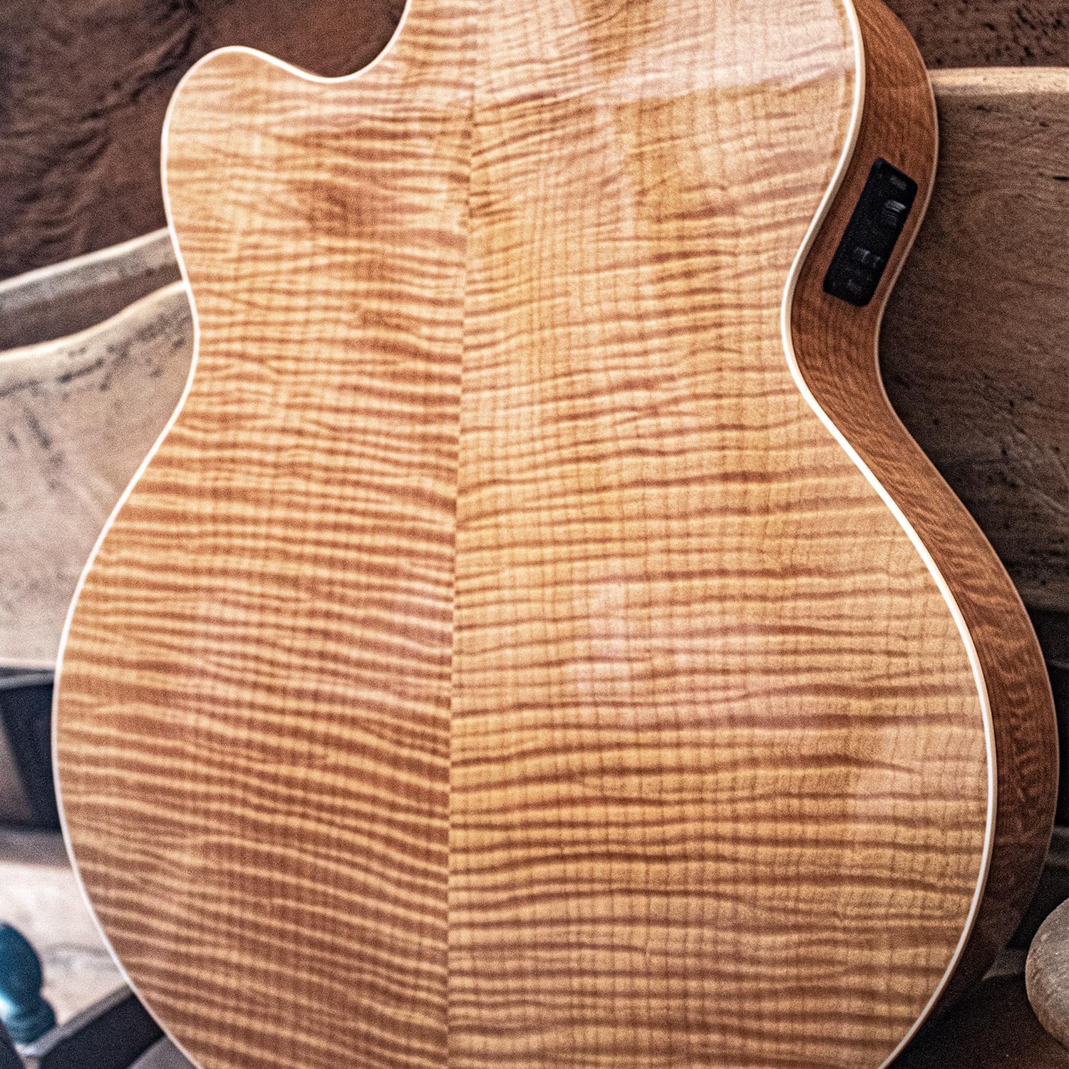 Sawtooth Solid Spruce Top Jumbo Cutaway 12 String Acoustic Electric Guitar with Flame Maple Back and Sides Right-Handed