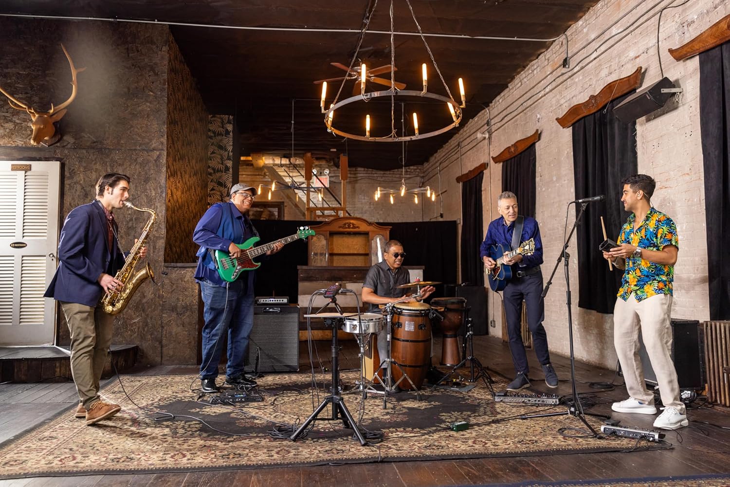 Zoom H6essential with 32-Bit Float, Accessibility, 6-Track Portable Recorder, Stereo Microphones, 4 XLR/TRS Inputs, Records to SD Card, USB Audio Interface, for Musicians, Podcasters, Filmmakers