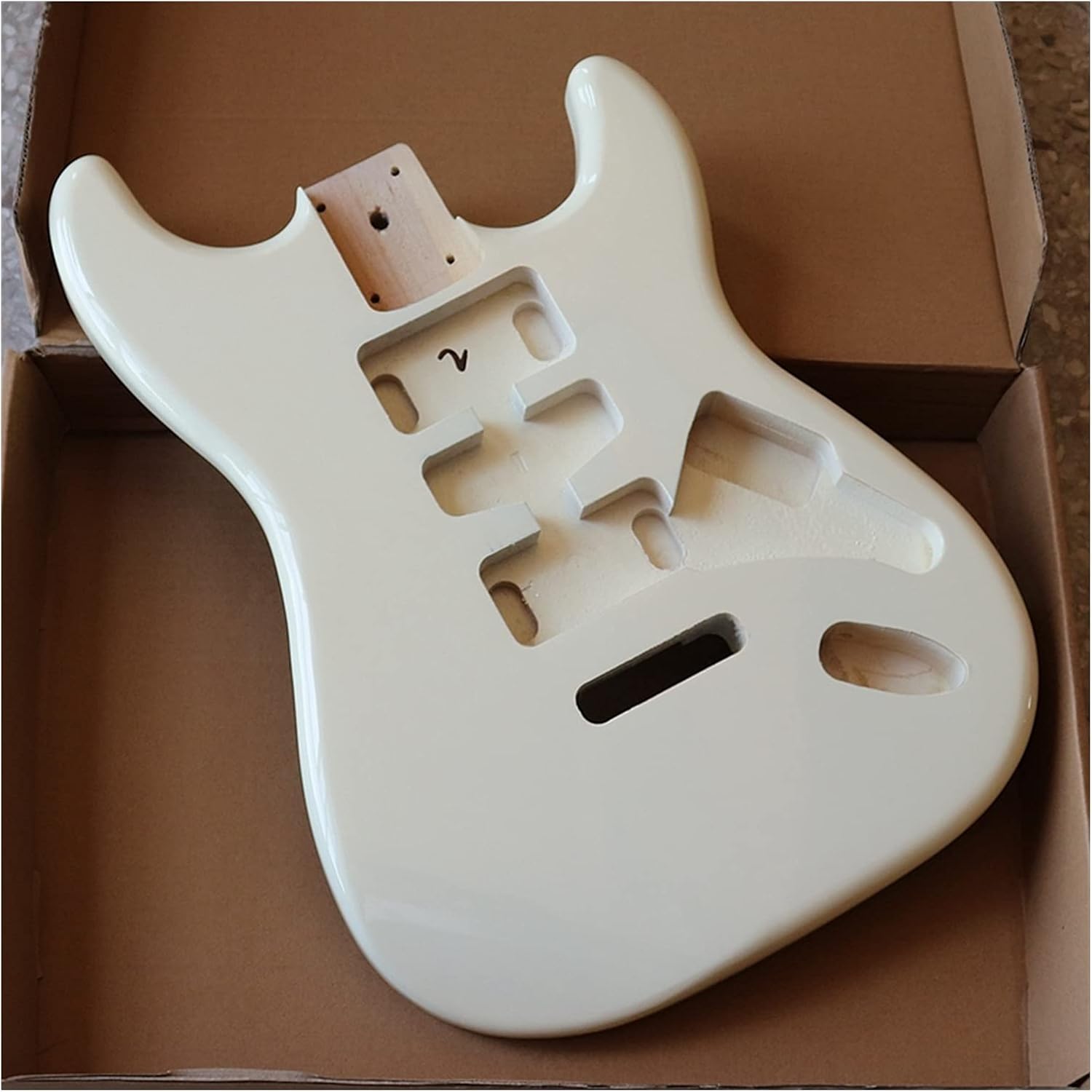 Unfinished Guitar Kit Milky White Poplar Wood ST Guitar Body 6 Strings Electric Guitar Barrel High Gloss ST Wood Barrel Body Parts Handmade ​Guitar Body