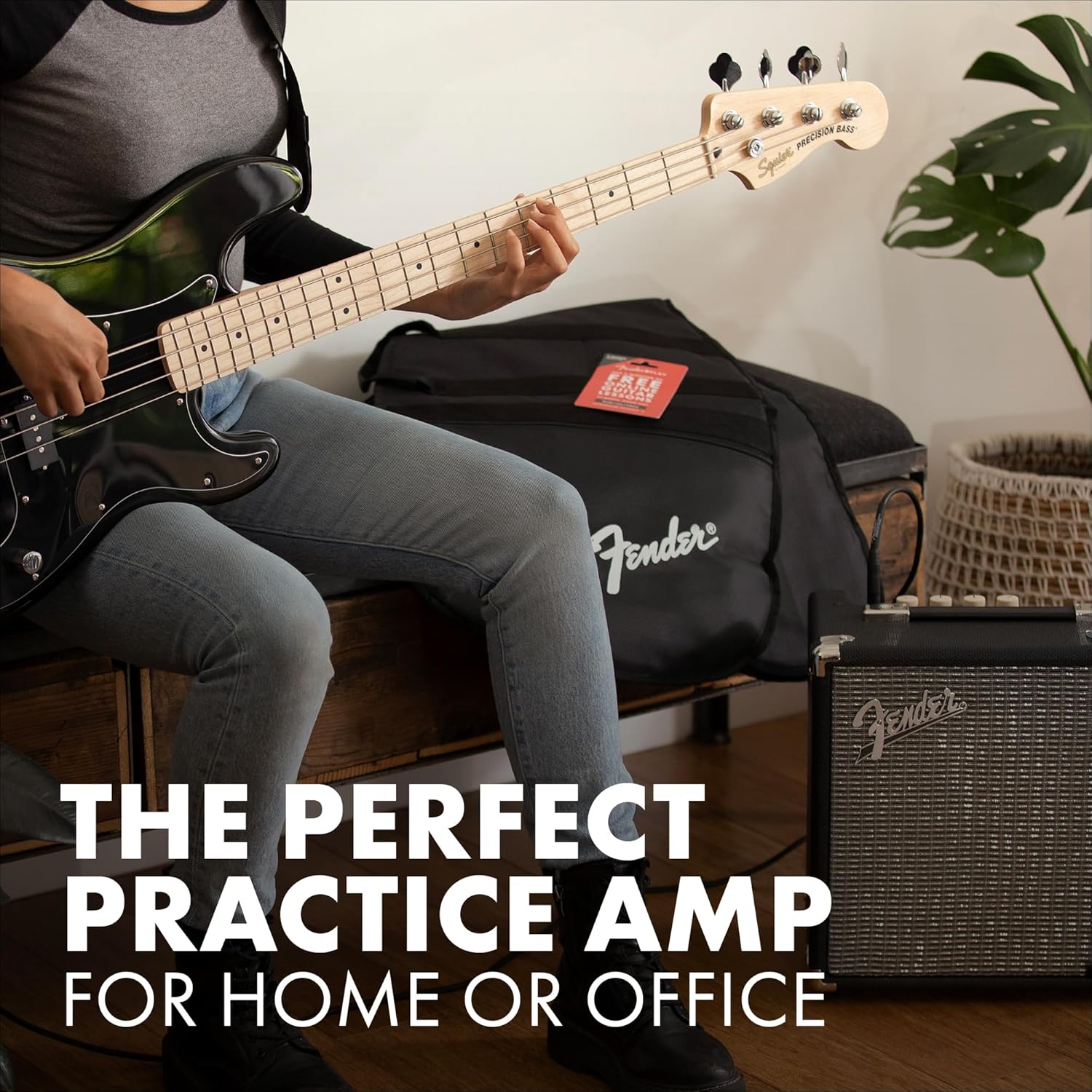 Fender Rumble 25 V3 Bass Amplifier, Bass Combo Amp, 25 Watts, with 2-Year Warranty, 8 Inch Speaker, with Overdrive Circuit and Mid-Scoop Contour Switch