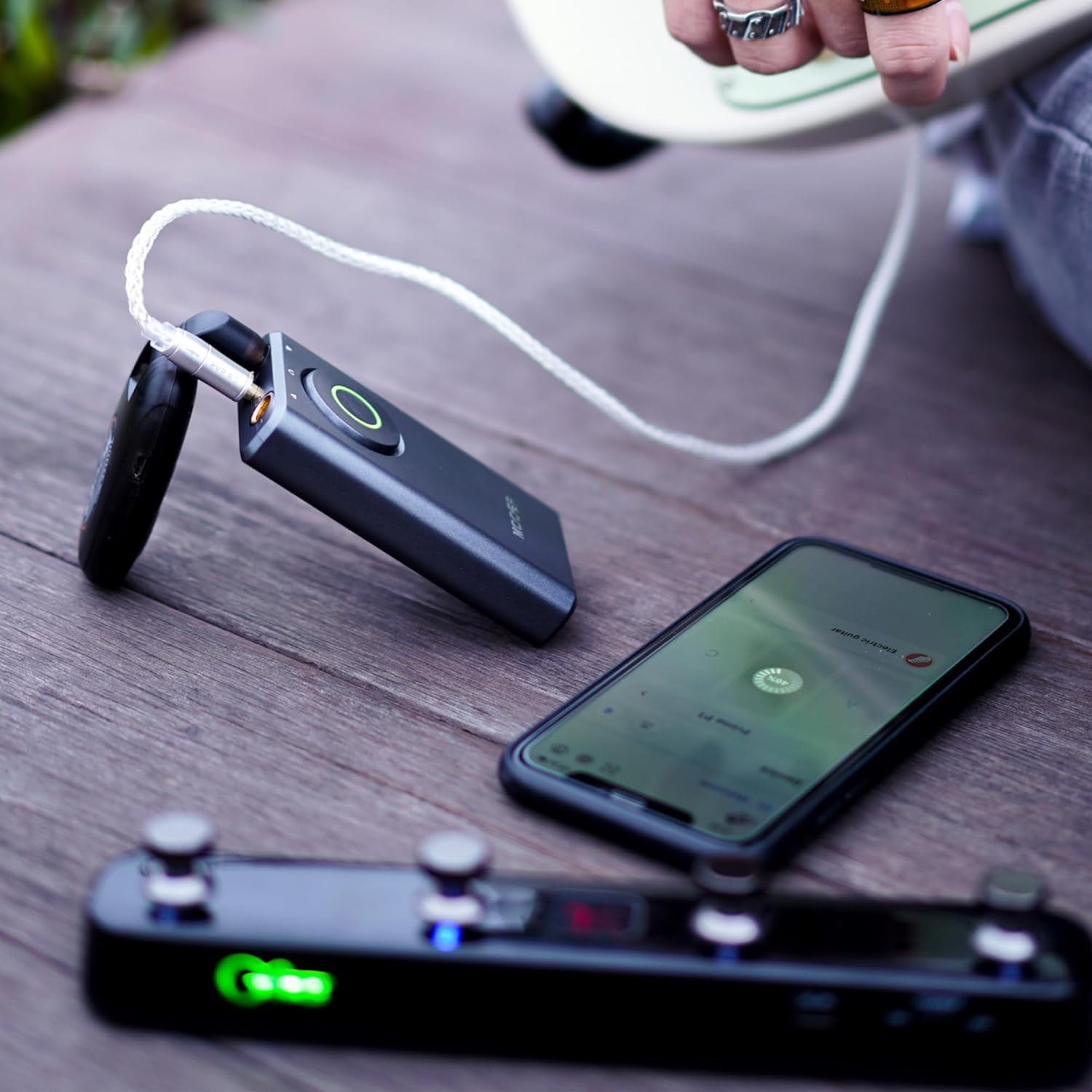 MOOER Prime P1 Pocket Multi Effects Pedal Wireless Controller for Guitar, Bass Guitar, Acoustic Guitar