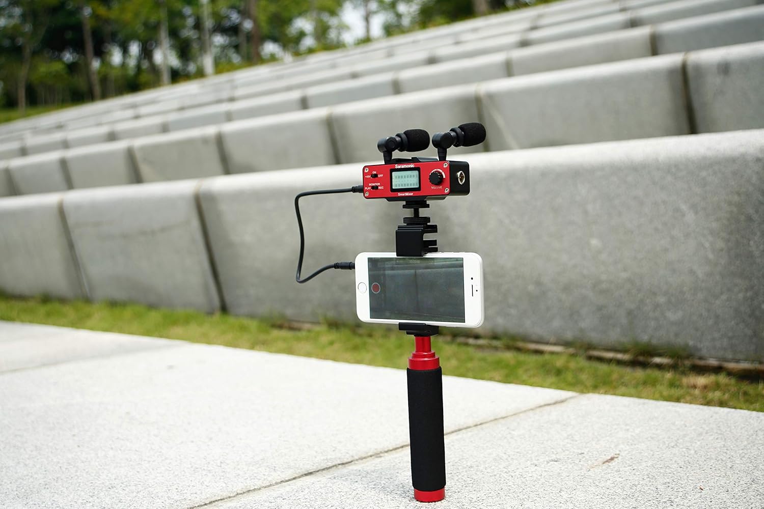 Saramonic SmartMixer Professional Recording Stereo Microphone Rig for iPhone and Android Smartphones