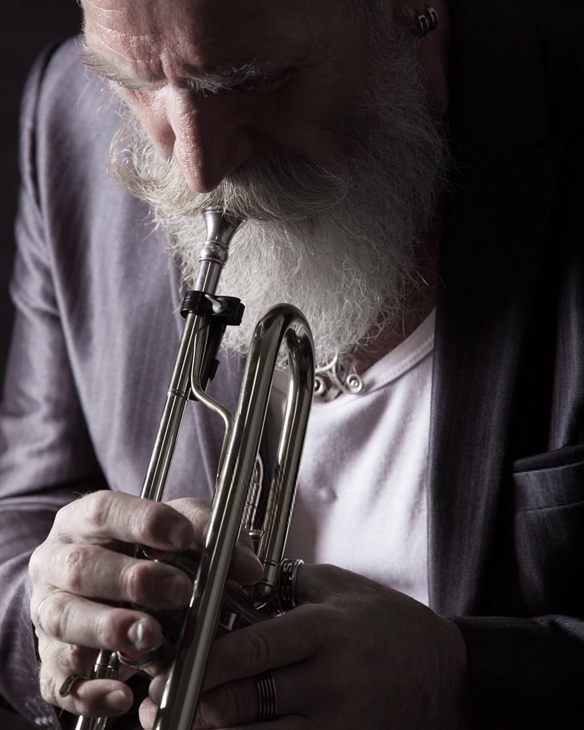 Bb Standard Trumpet Set for Beginner or Advanced Student, Brass Student Trumpet Instrument with Hard Case, Cleaning Kit, 7C Mouthpiece and Gloves (Nickel)