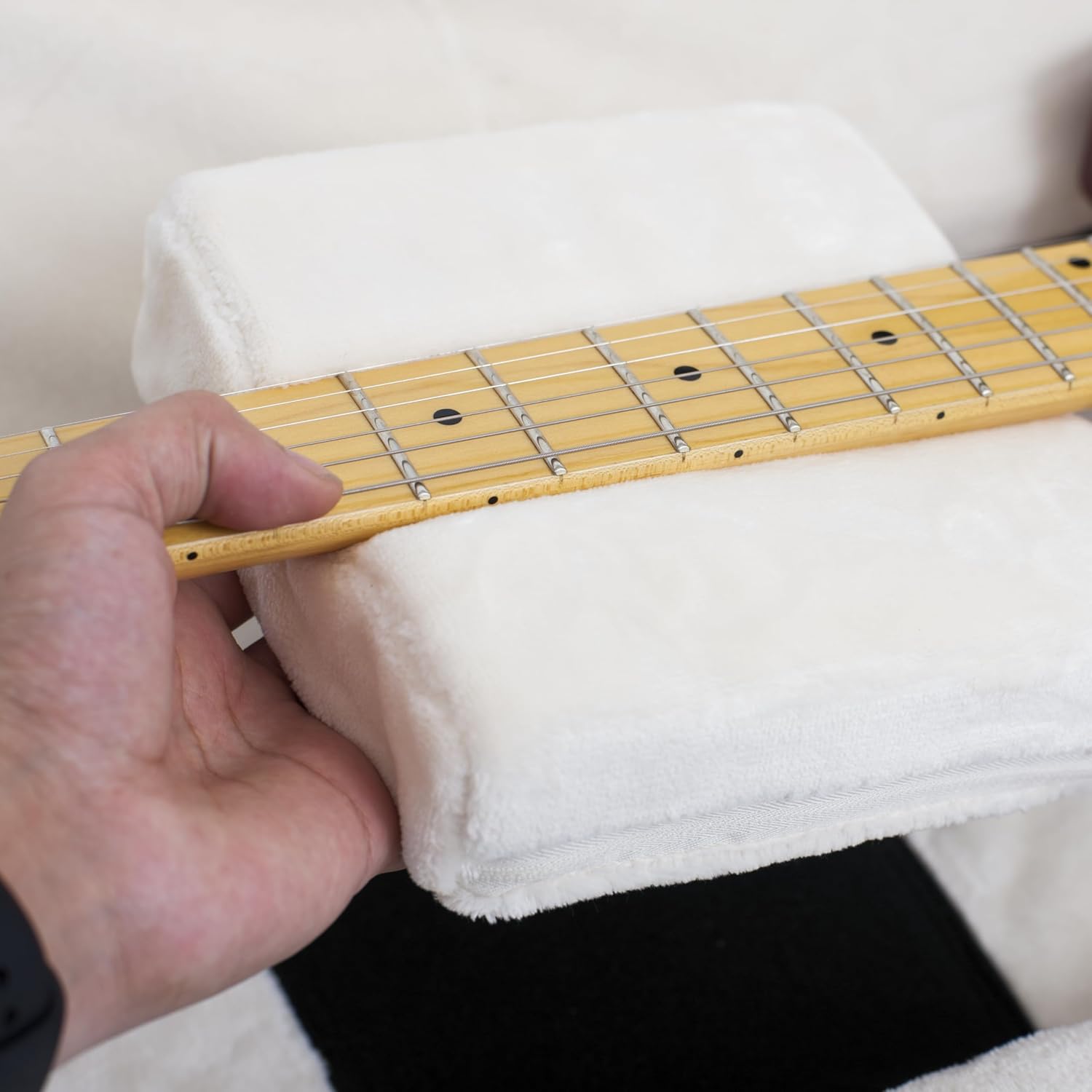 Gator Cases Pro-Go Ultimate Guitar Gig Bag, Fits Standard Electric Guitars (G-PG ELECTRIC)