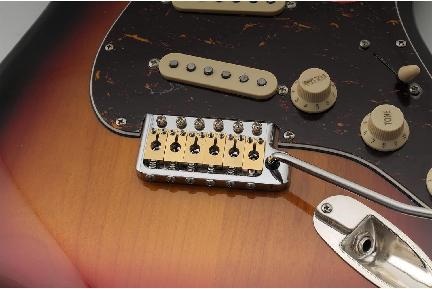 Musiclily Ultra 52.5mm (2-1/16 inch) Full Solid Brass 6-Screw Knife Edge Tremolo Bridge for Strat Style Electric Guitar, Hybrid