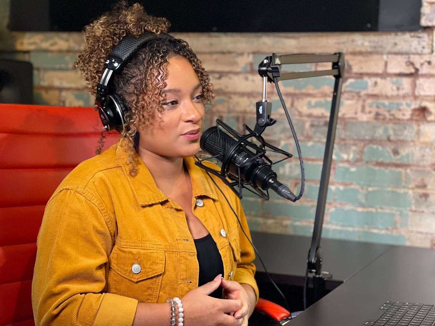 Heil Sound Pro Set 3 Studio Headphones with Closed Back. High Impedance and Deep Bass Headphones Perfect for Studio Audio, Podcast Audio, Live Sound Audio, and Broadcast