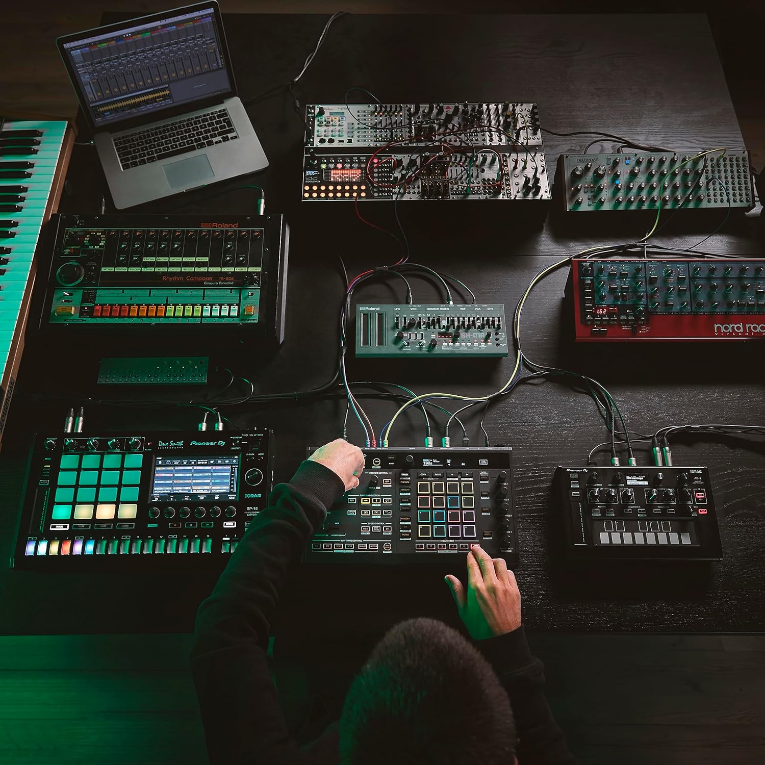 Pioneer DJ TORAIZ SQUID Multitrack Sequencer