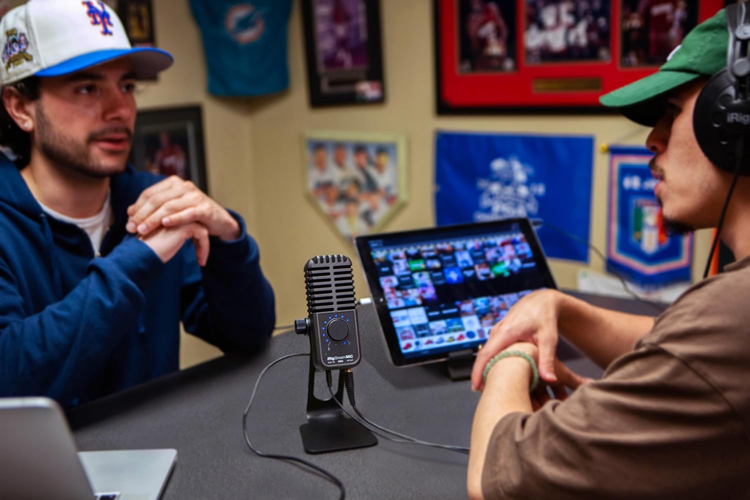 IK Multimedia iRig Stream Mic Pro Microphone with Integrated Audio Interface for iPhone, iPad, Android, USB Computer, Perfect for Podcast, Singing, Recording and Gaming