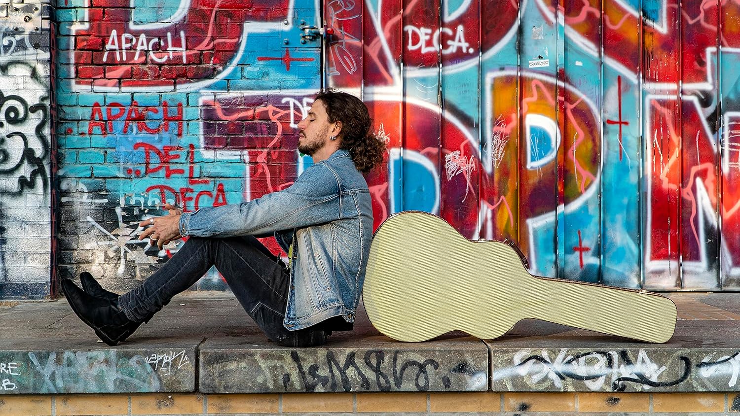 Crossrock Wooden Guitar Case Fits 335 Style 6-String Semi-Hollow Electric Guitars- Stainless Steel Latches, Sponge Lining, Metal Feet, Storage Space-Vinyl Tweed (CRW620SATW)