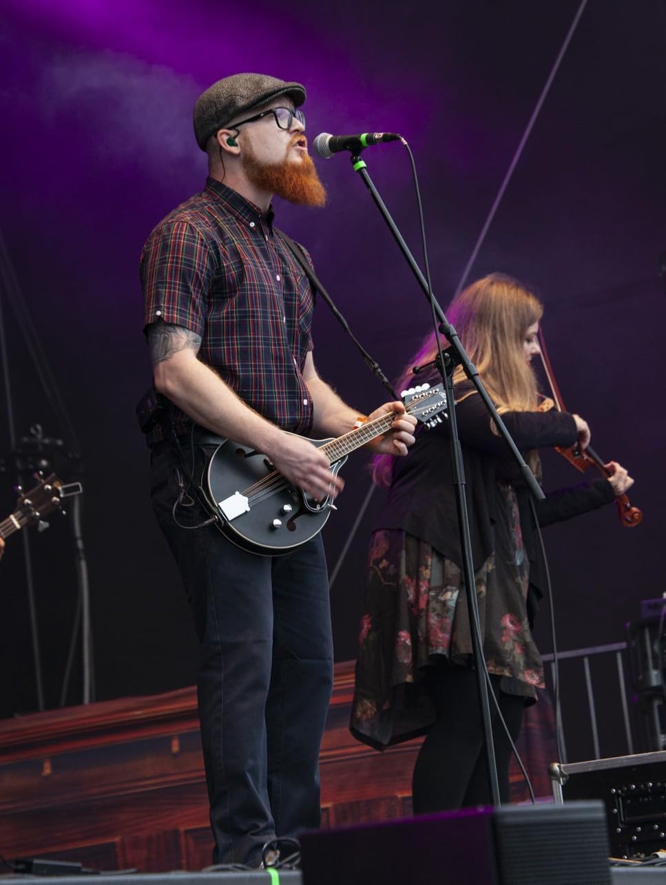 Ortega Guitars, 8-String A-Style Series Acoustic-Electric Mandolin w/Bag, Right, Stain (RMAE40SBK)