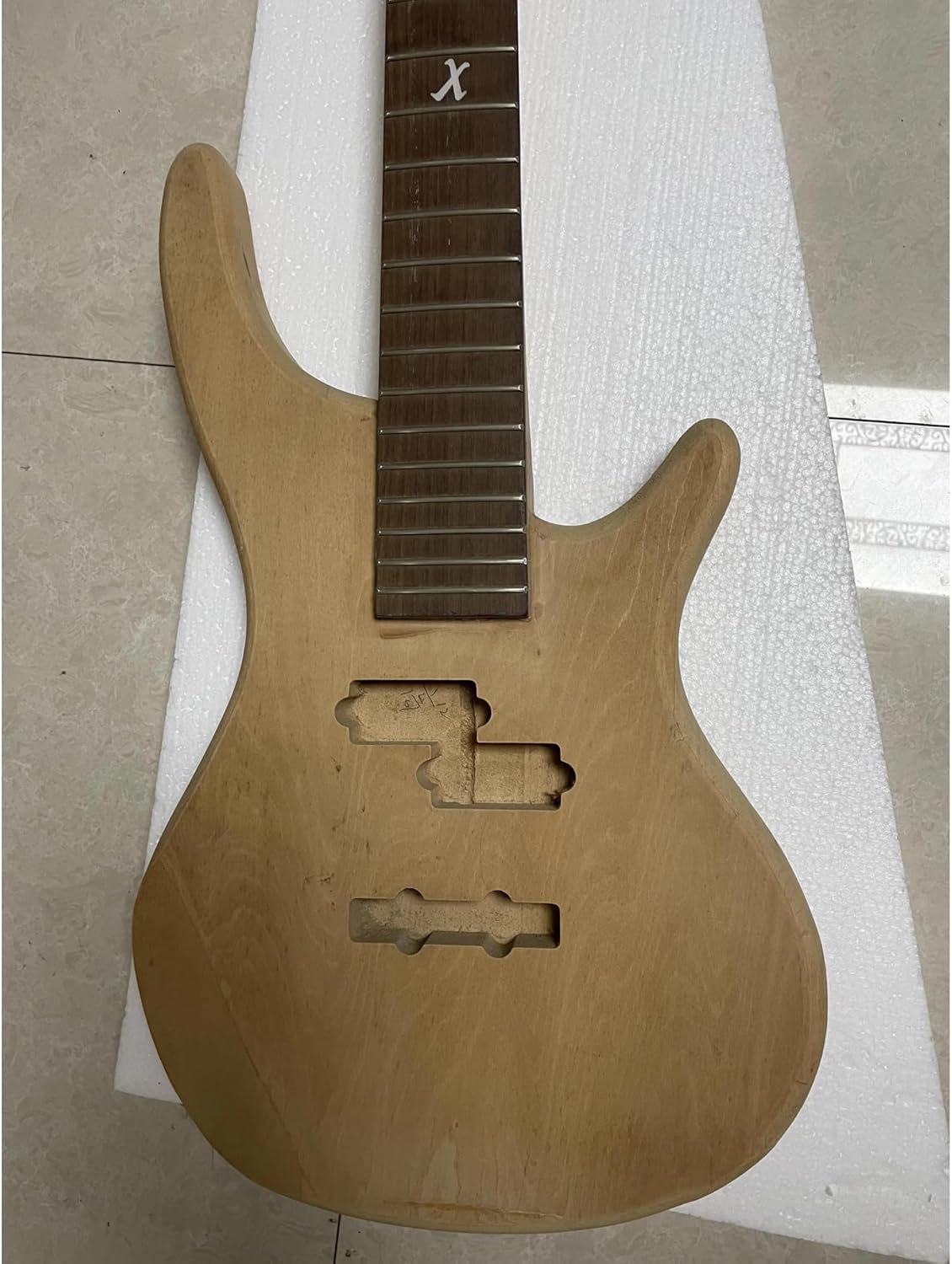 Guitar Body Guitar Replacement Parts 5 Strings Right Hand With Frets Unfinished Electric Bass Guitar 43inch Top Solid Wood Body Uncolored Bassguitar