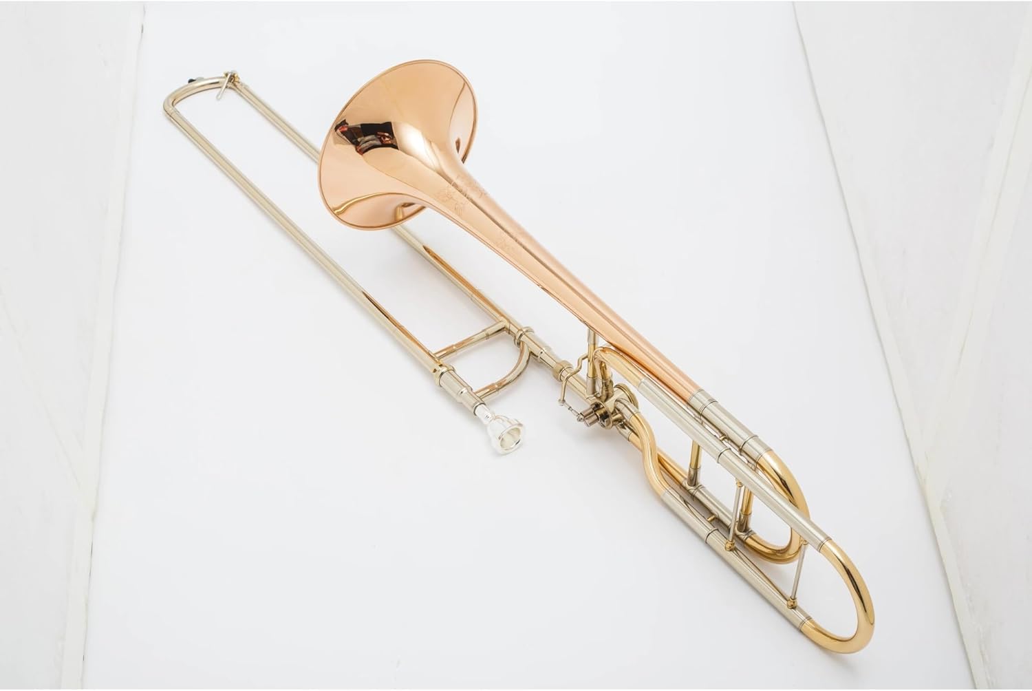 Professionals euphonium Professional Tenor Brass Trombone Yellow Brass Material, Gold Lacquer Finish