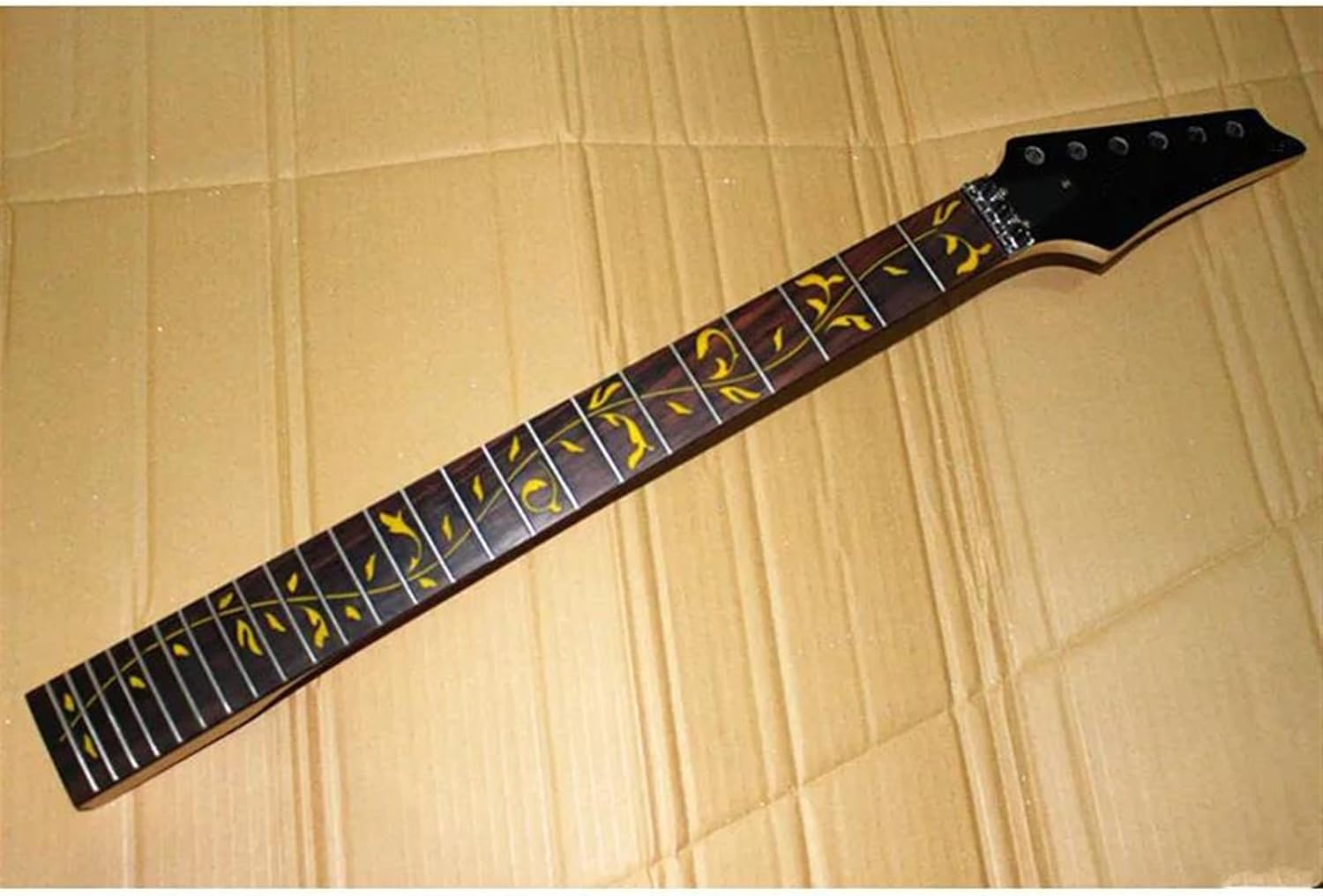 Replacement Guitar Neck 24 Frets Maple Electric Guitar Neck Rosewood Fingerboard Guitar Yellow Pattern Accessories Parts