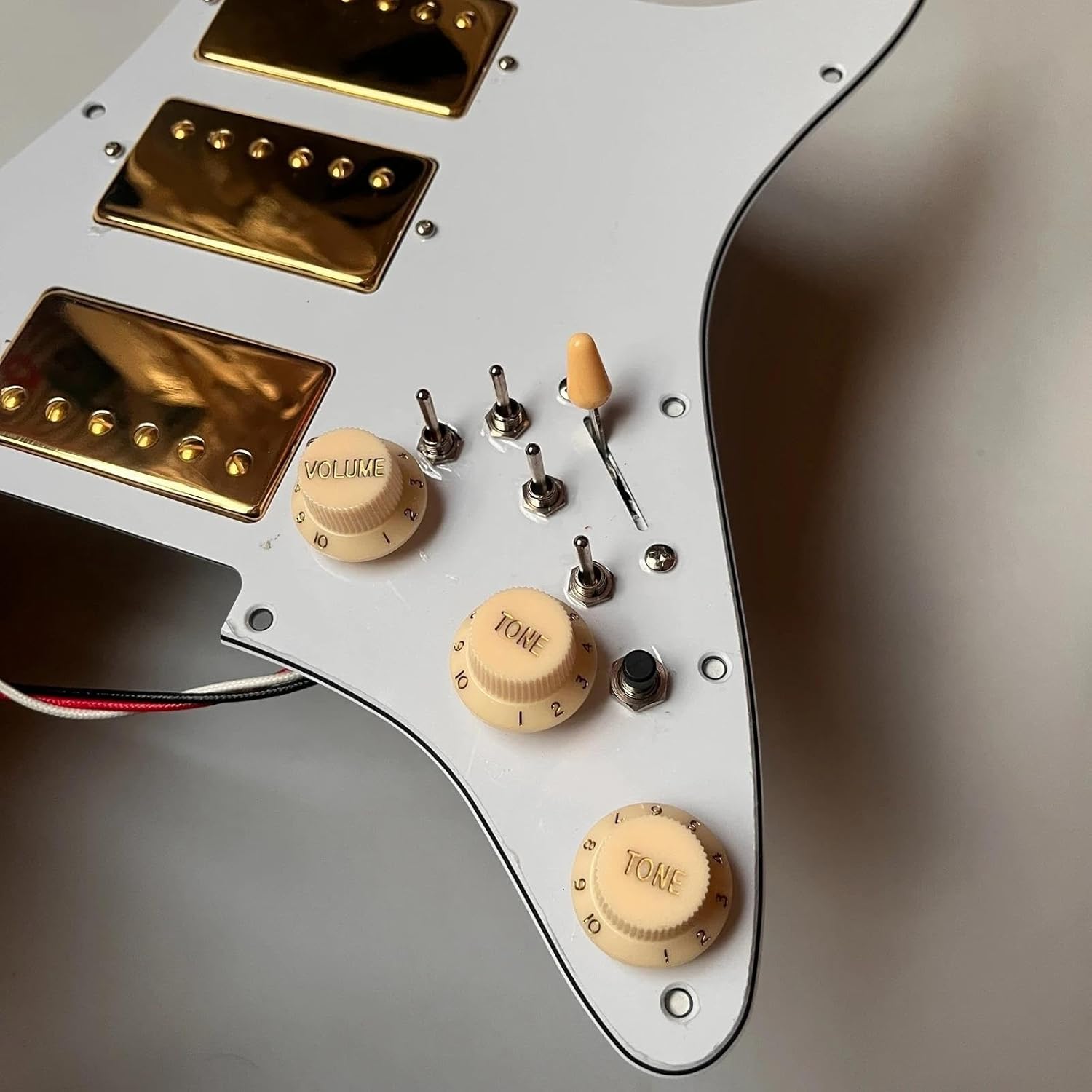 Prewired Electric Guitar Pickguard HHH Prewired Loaded Guitar ST Gold Humbucker Pickups Coil Splitting Switch For Electric Guitar Part Replacement