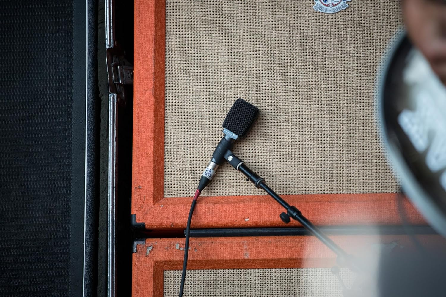 Sennheiser Professional e 609 Silver Super-Cardioid Instrument Microphone,Wired, Wireless