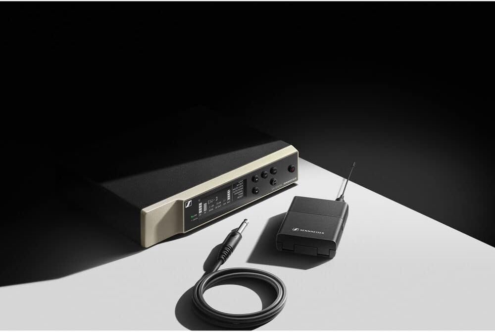 Sennheiser EW-D CI1 Set Digital Wireless Instrument System (R1-6: 520 to 576 MHz) Bundle with Auray WSB-1S Carrying Bag and XLR-XLR Cable