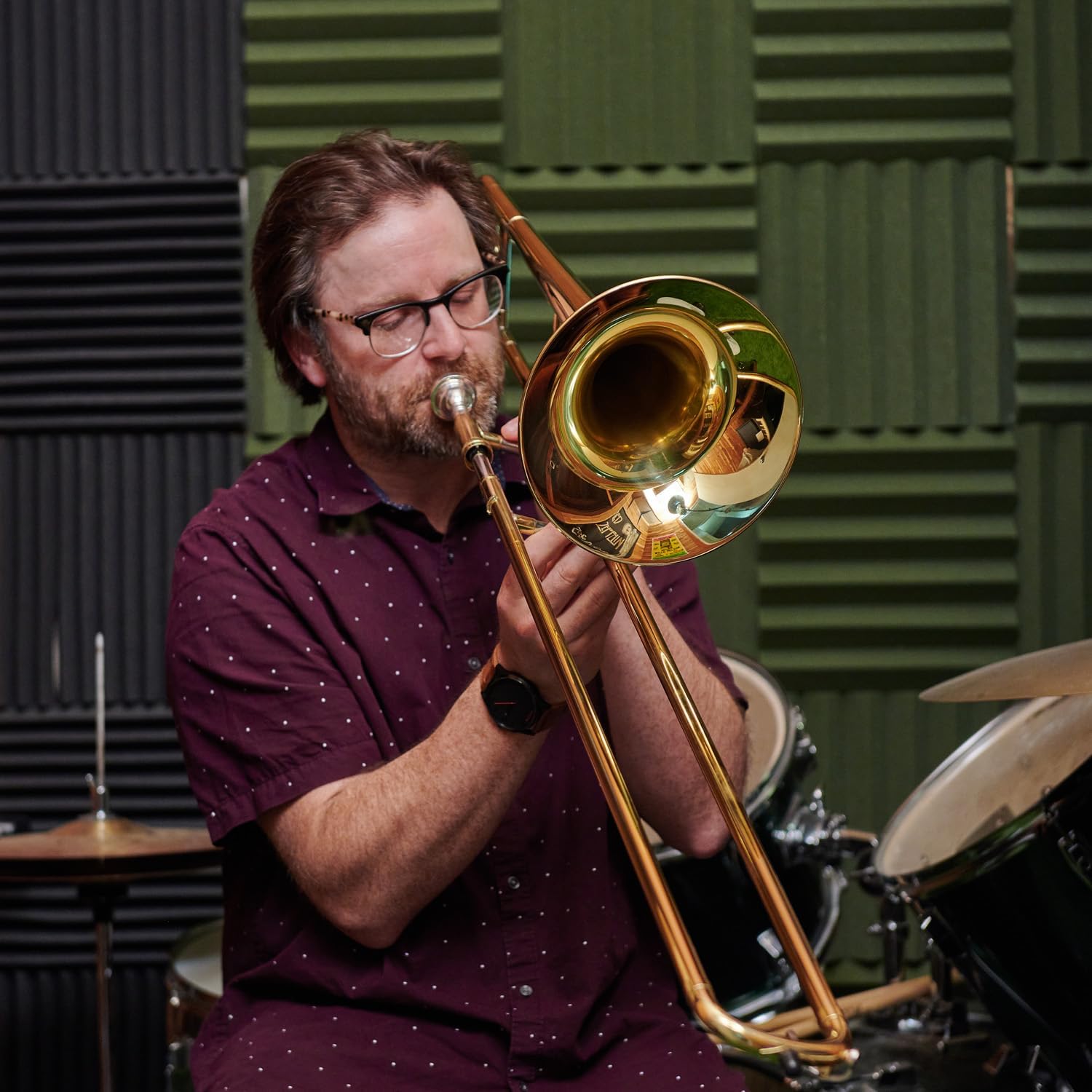 Mendini by Cecilio Bb Tenor Slide Trombone for Beginners - B Flat Brass Plated Trombone Instrument for Students with Tuner, Music Book, Hard Case, Mouthpiece, Cleaning Kit & Gloves (Gold)