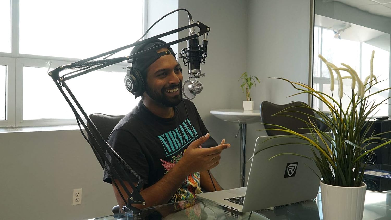 Rockville RCM03 Bundle: Studio Recording Condenser Microphone with Metal Shock Mount, iSTAND 85 Dual Desktop Boom Arm and Gooseneck Stand, 2-Items