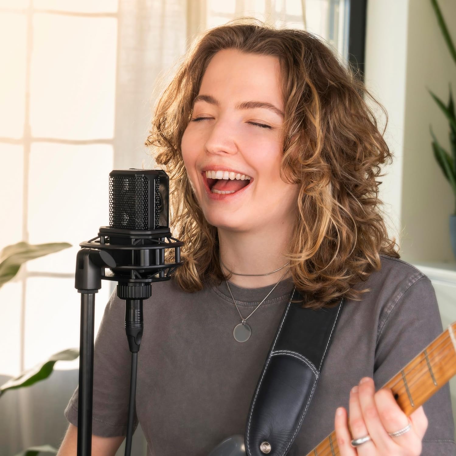 LCT-240 Condenser Microphone with high-Perfomance Capsule, Cardioid Pattern, Black, Shock Mount, Magnetic pop Filter