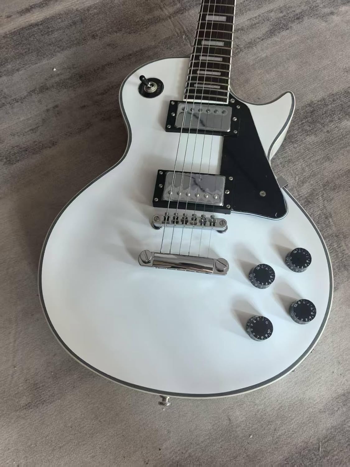 Classic Style 6-String Electric Guitar White Finish Mahogany Body & Rosewood Fretboard Passive Humbucker Pickups