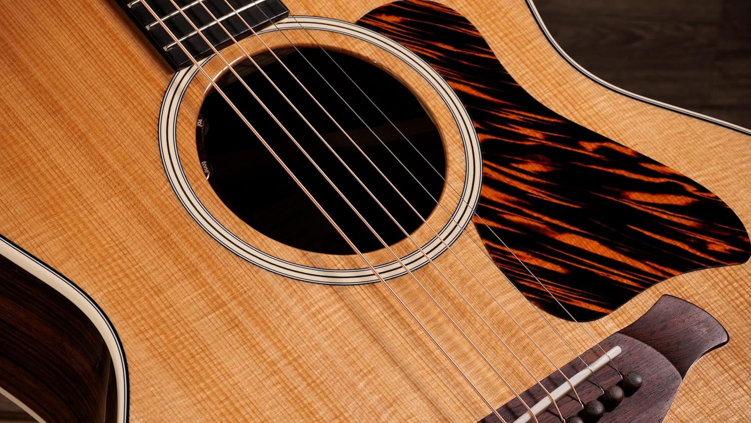 Taylor Gold Label 714e Acoustic-electric Guitar - Natural with Firestripe Pickguard