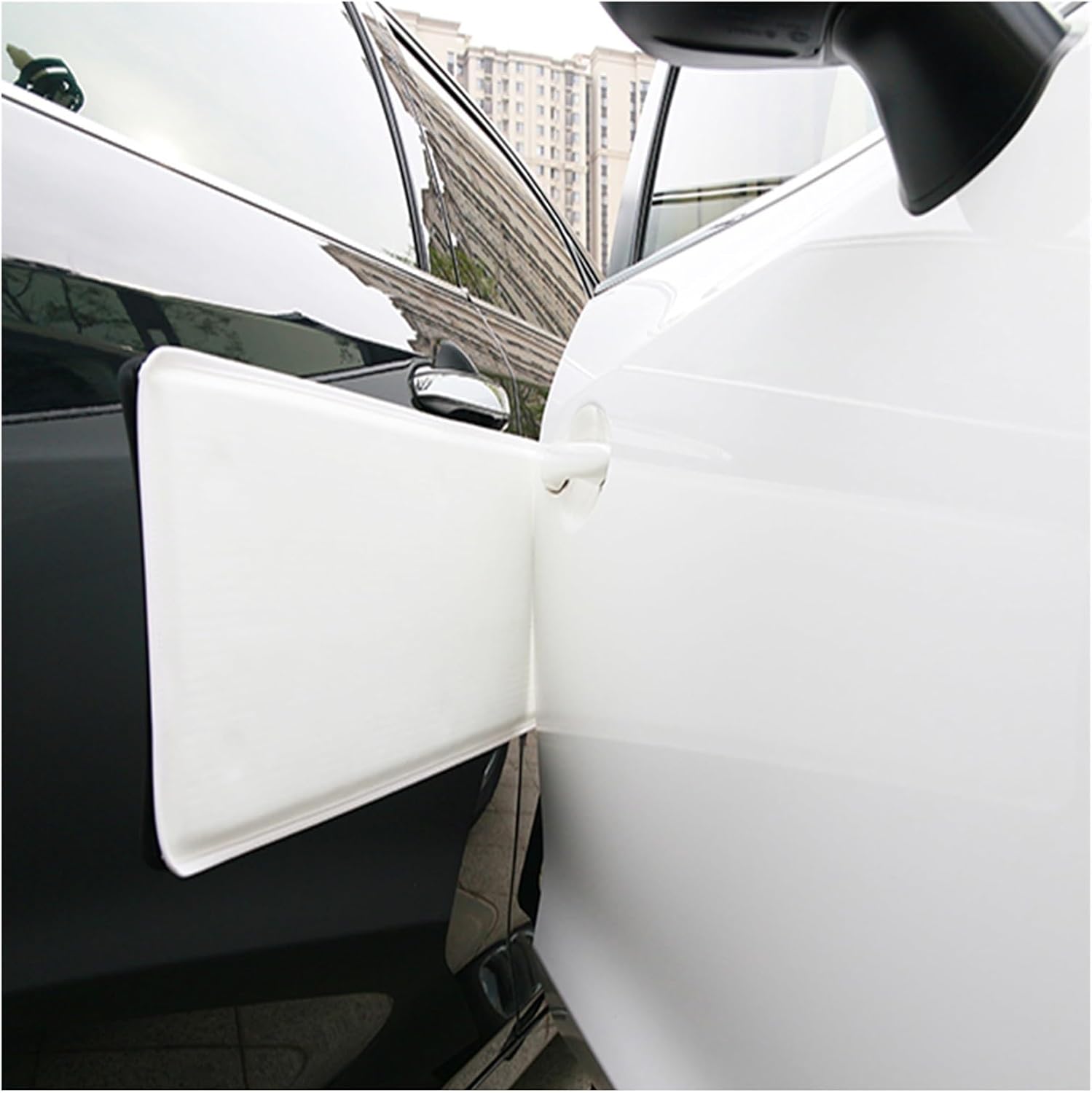 XPLKQXE Magnetic Car Door Protector, Door Edge Guards, Removable Soft Cushion Protecting Your Car Doors (Color : White-84x29cm, Size : 4pcs)