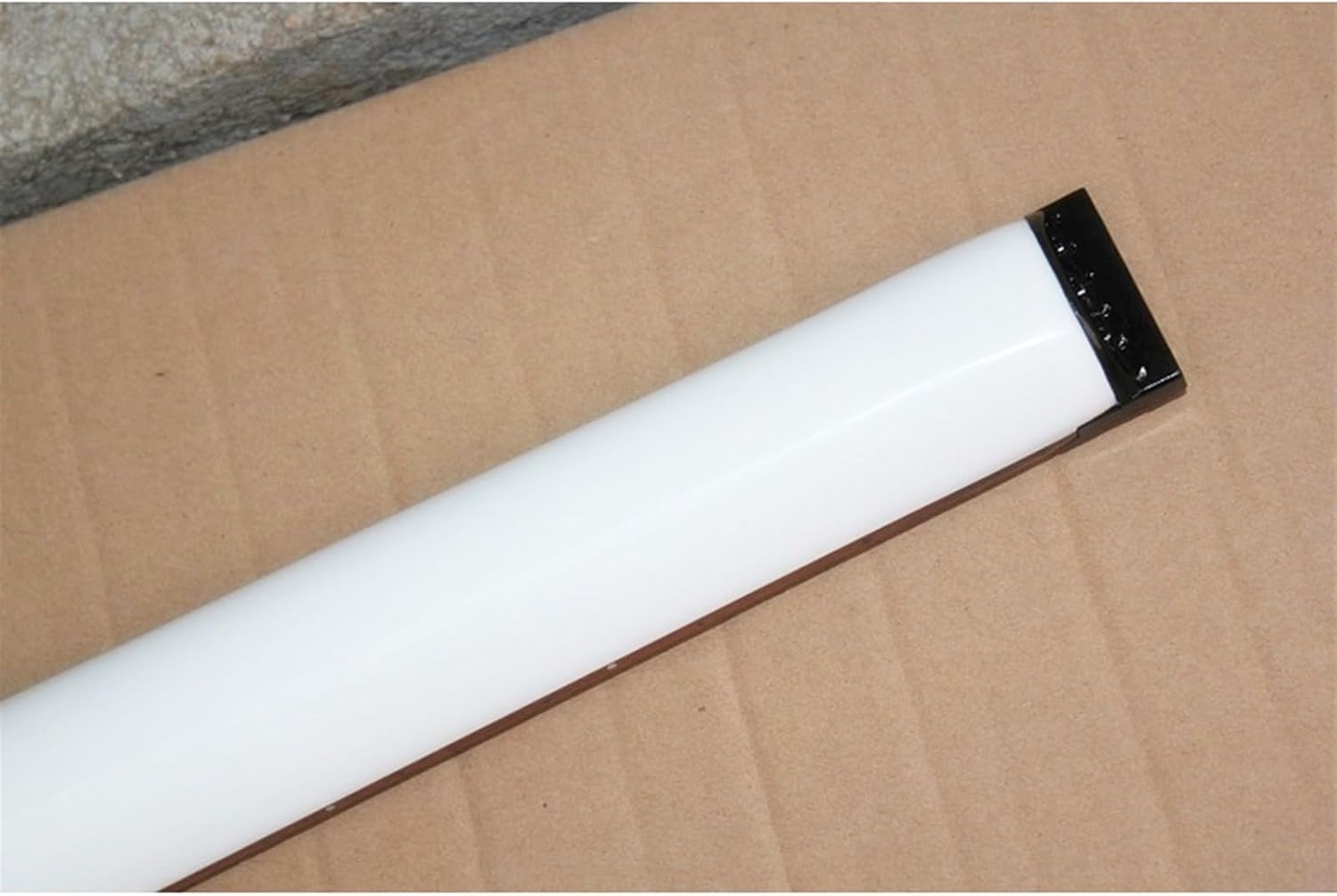 White Headless Electric Guitar with SSH Pickups Rosewood Fretboard 24 Frets Professional Headless Guitar