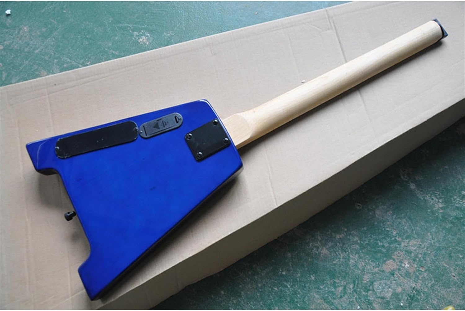 24 Frets 39 Inches Blue Headless Electric Guitar with Basswood Body Maple Fretboard Professional Headless Guitar