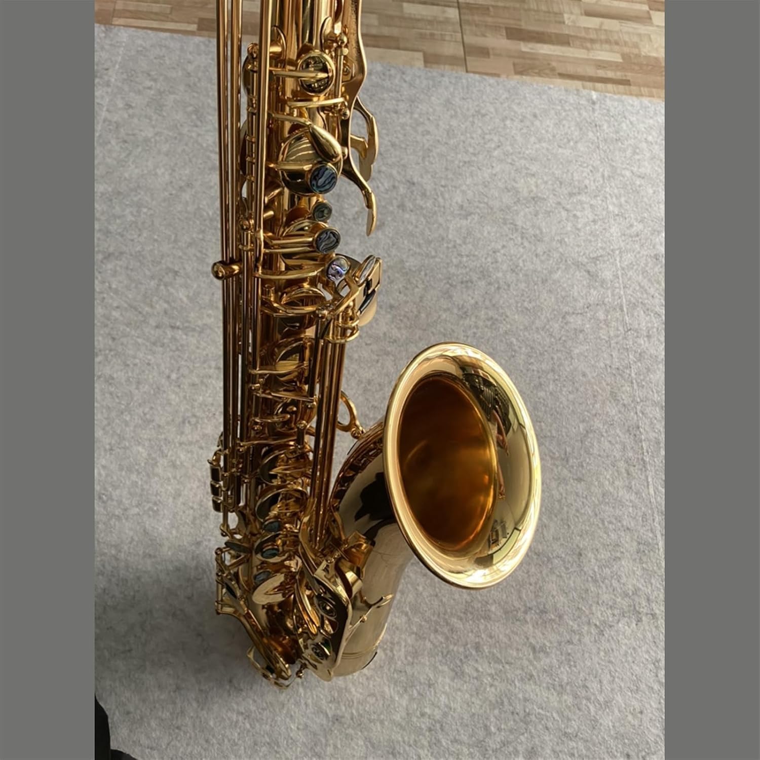 Woodwind Instrument Gold Tenor B Flat Saxophone