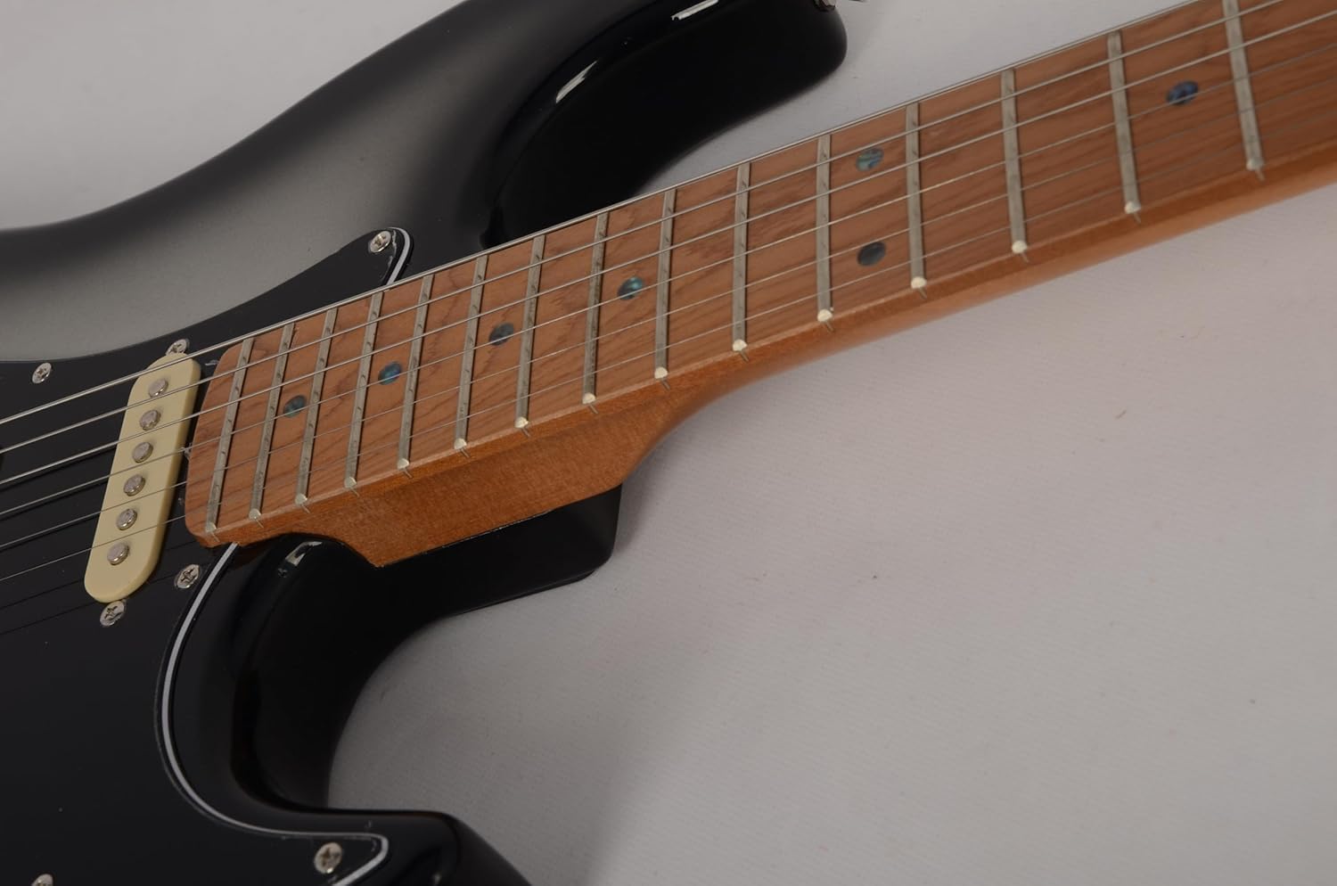 Full Size Solid Body Electric Guitar, ST Electric Guitar, Solid Body Electric Guitar, ST Series Phoenix Wood Body, Maple Neck and Plywood Fingerboard Accessories, Tools and Gig Bag