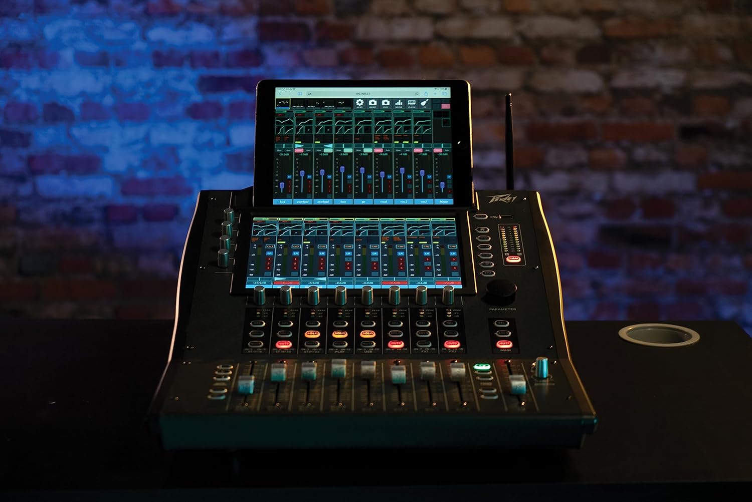 Peavey Aureus 28-channel Digital Mixer