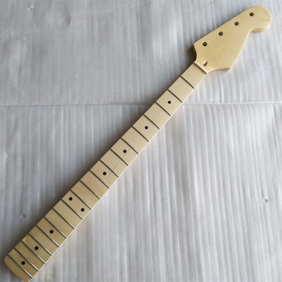 Gloss Maple 4 String 19 Fret 30 Inch Fretboard Electric Bass Guitar Neck Parts