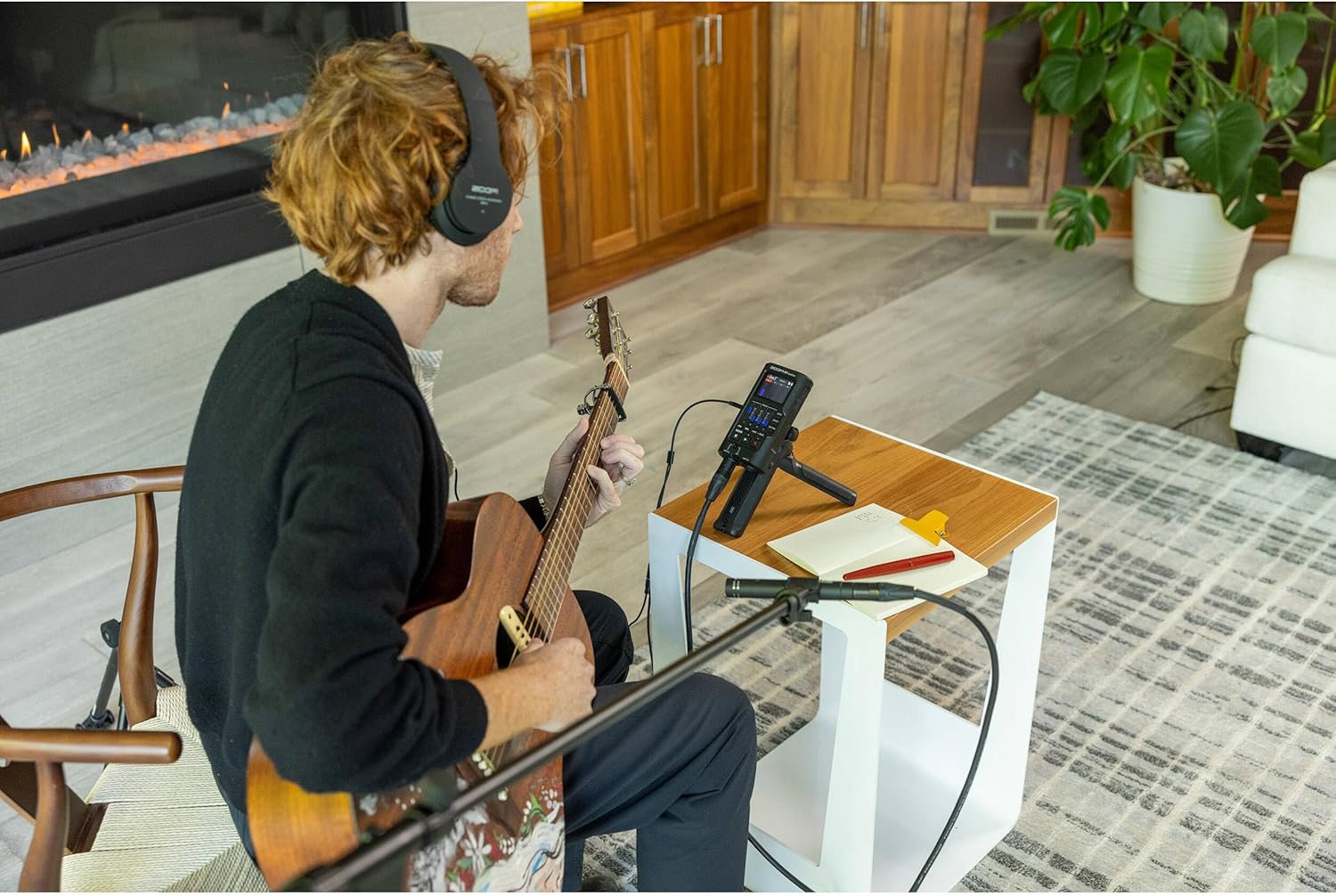 Zoom R4 MultiTrak 32-Bit Float Digital Recorder and USB Audio Interface with StreamEye Cans50 Headphones, Essential Cables and Accessories