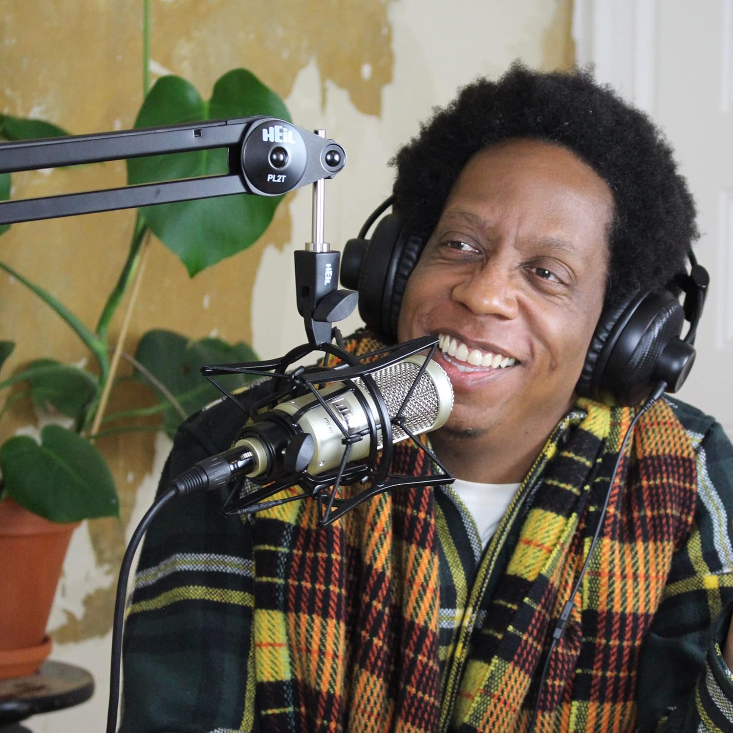 Heil PL 2T Fully Articulating, Professional-Quality Microphone Boom Arm for Video Podcasting, Broadcasting, Voiceover, At-Home, In-Studio Applications