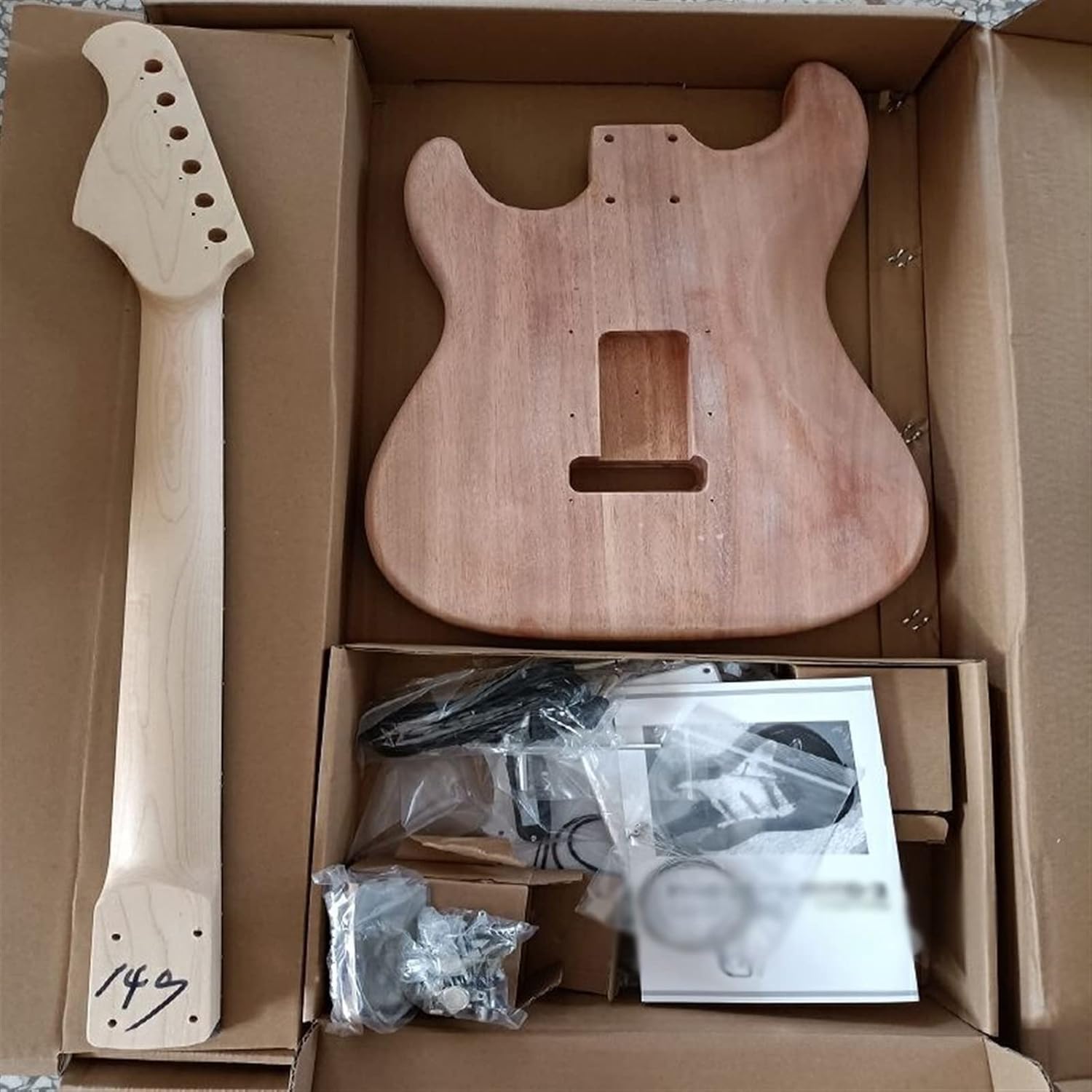 DIY Electric Guitar Kit Electric Guitar Assembly Kit DIY Guitar Modification 6-String Electric Guitar Full Set of Accessories 22 Frets