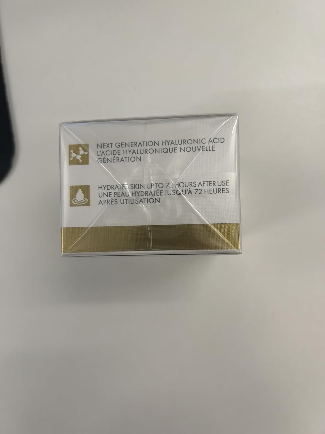 EVE LOM Moisture Cream | Hydrating and lightweight daily facial moisturizer. Protective antioxidants and advanced anti-ageing Hyaluronic Acid plump skin and deliver long-lasting hydration