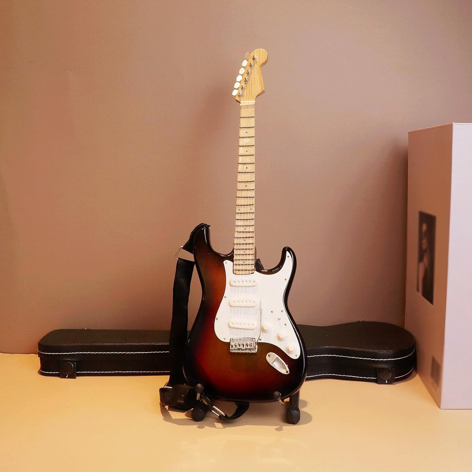 Mini Musical Instrument Model 35cm Miniature Electric Guitar Model Musical Instruments Replica for Ornament Gift Display (Color : 02)